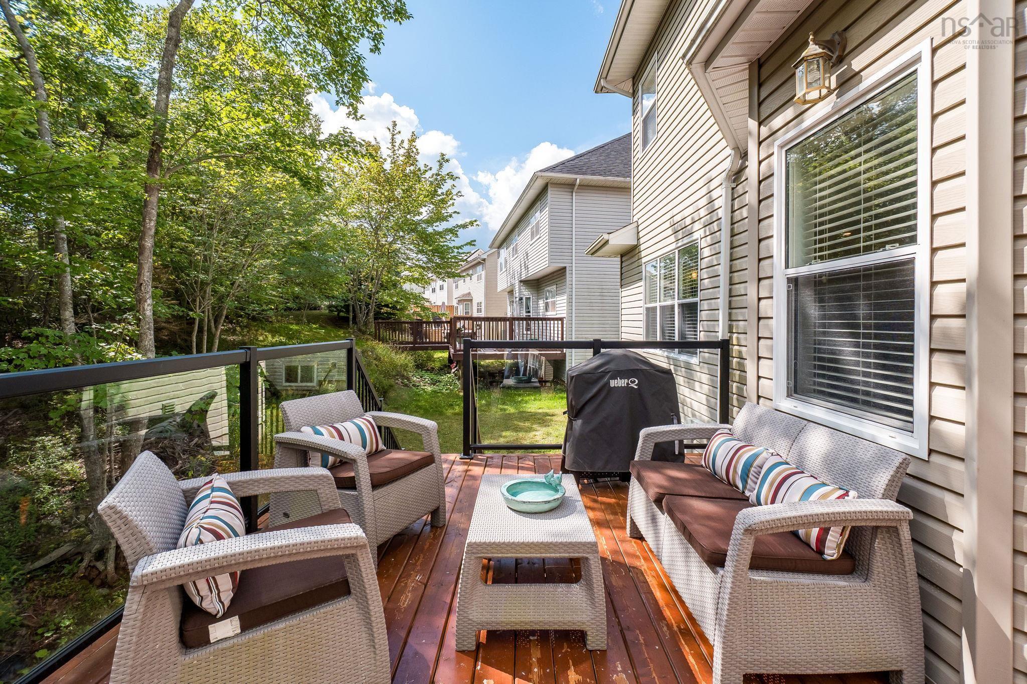 $999,900.00: 382 Southgate Drive, Bedford