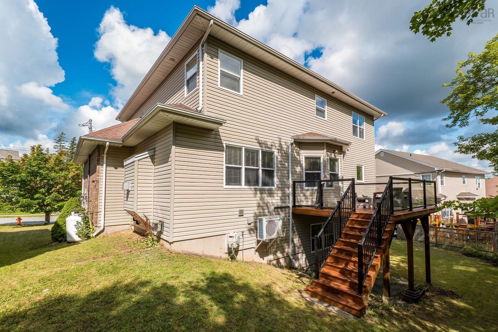 $999,900.00: 382 Southgate Drive, Bedford