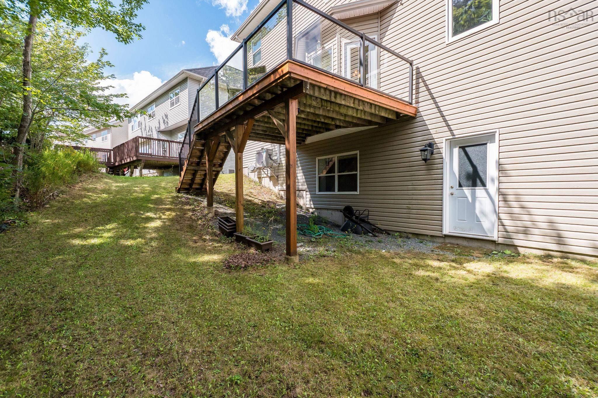 $999,900.00: 382 Southgate Drive, Bedford