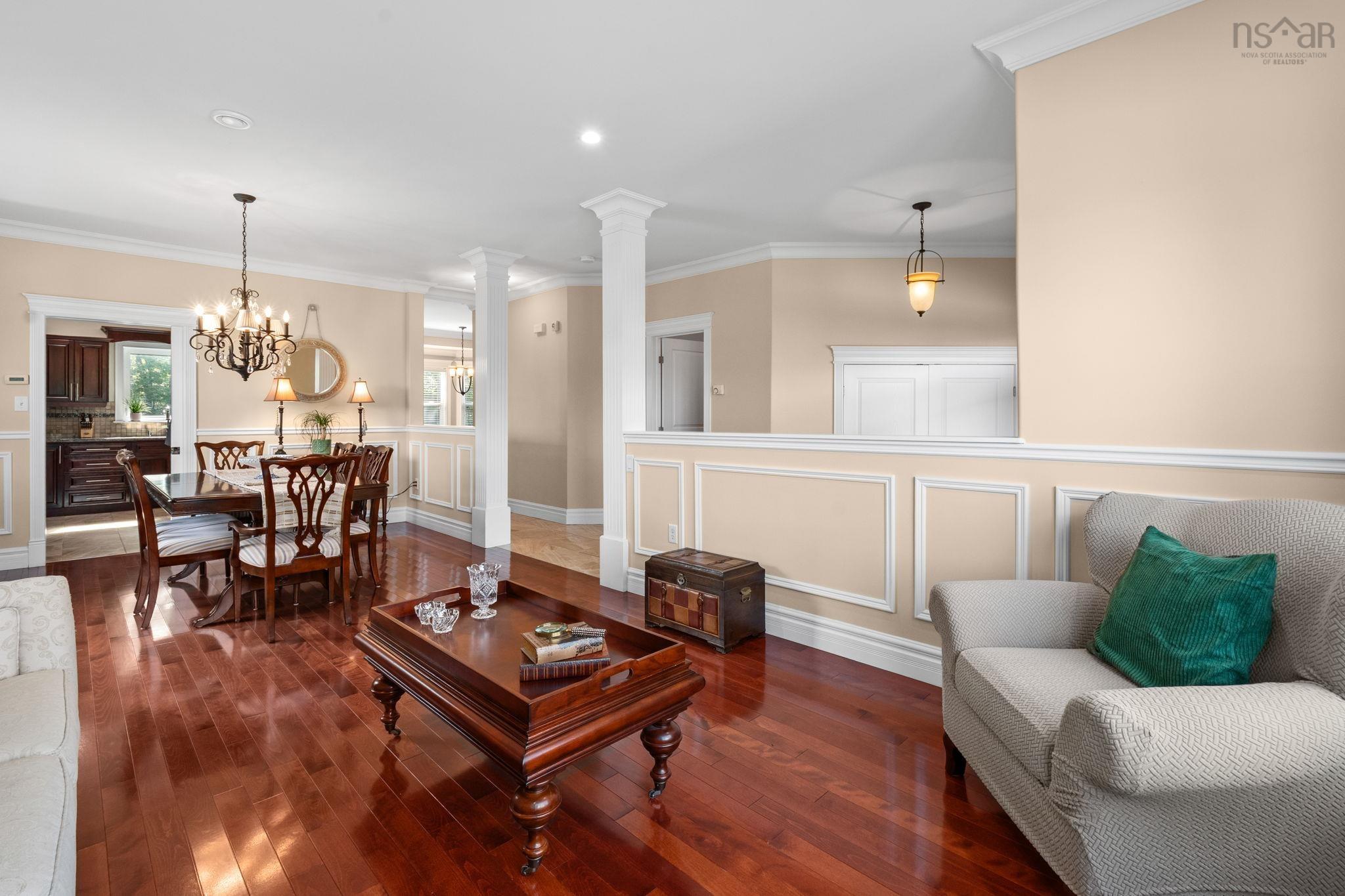 $999,900.00: 382 Southgate Drive, Bedford