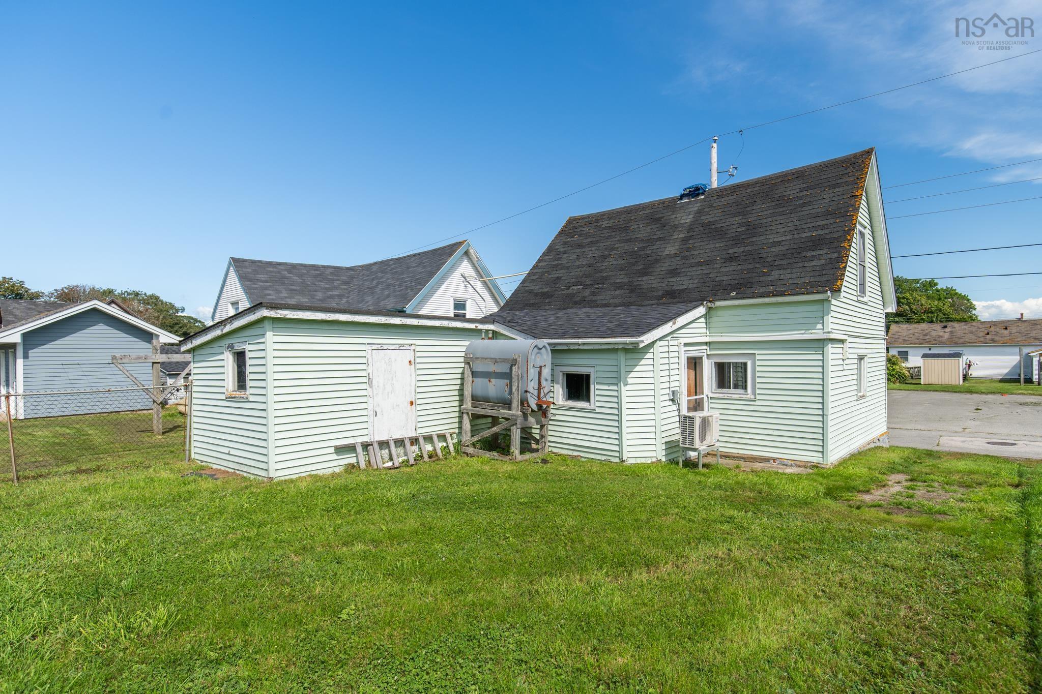 $59,900.00: 16 East Street, Yarmouth