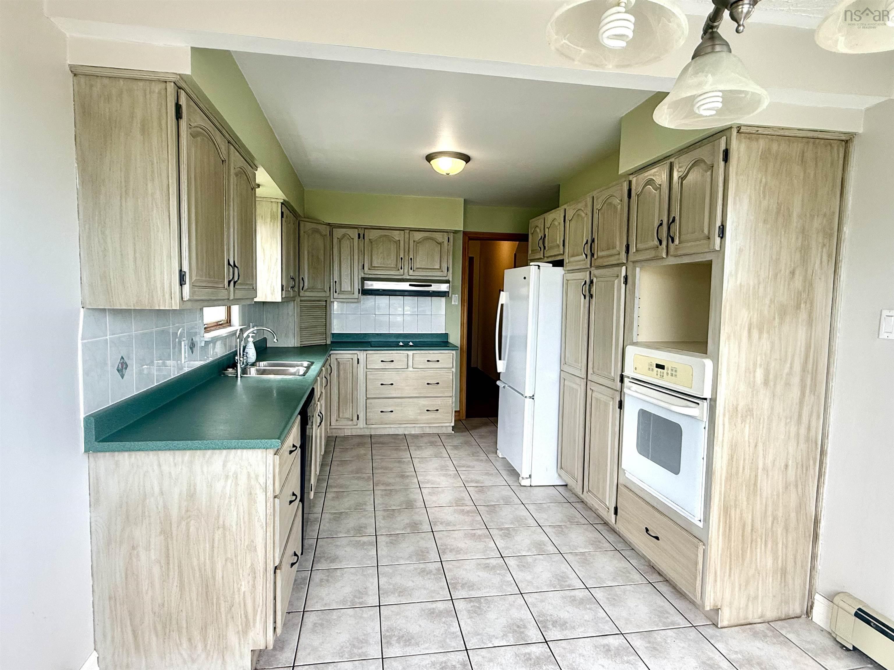$649,900.00: 4621 245 Highway, Malignant Cove