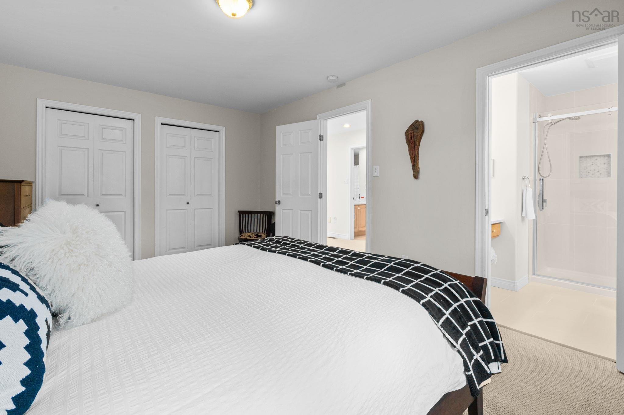 $799,900.00: 283 Moirs Mill Road, Bedford