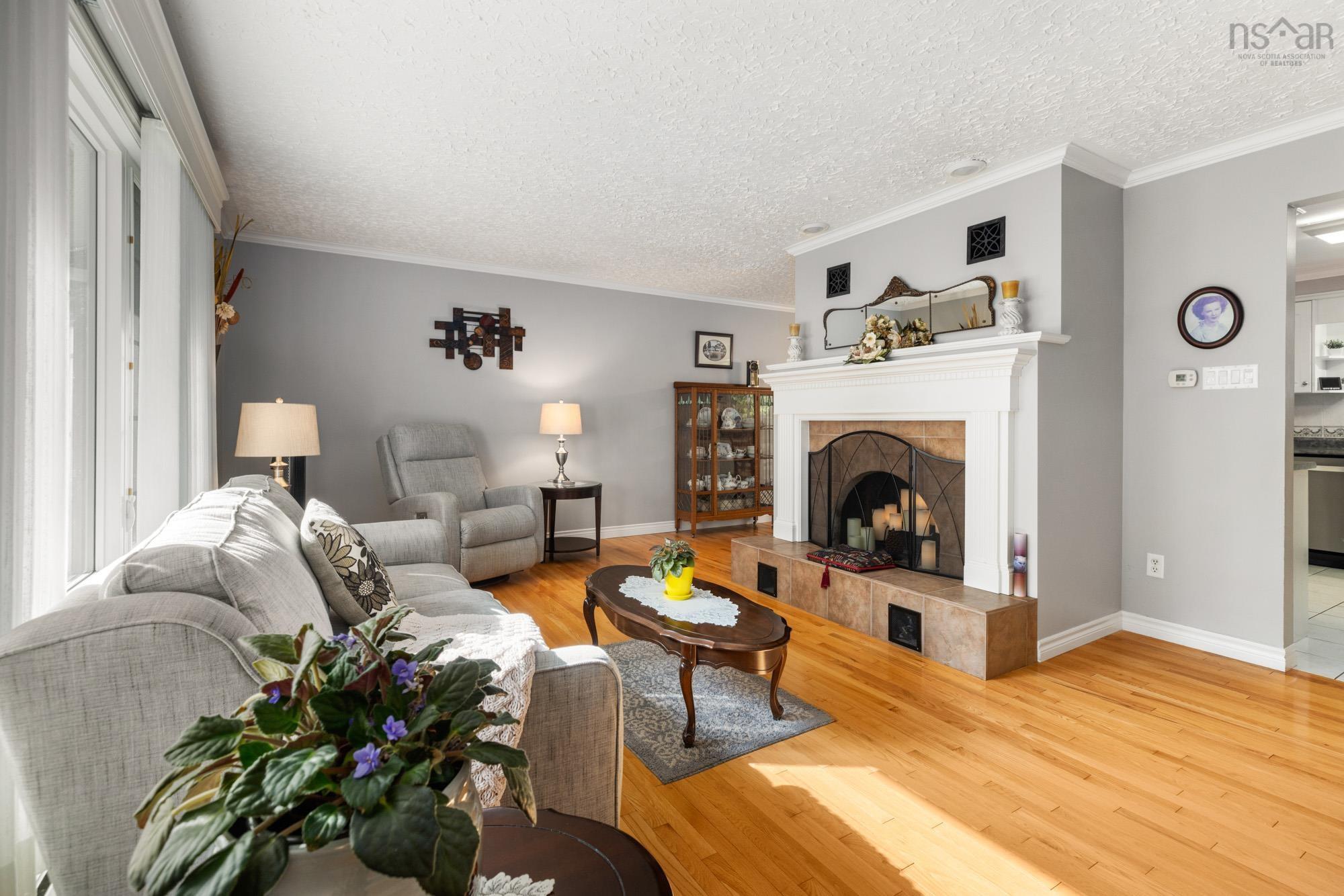 $569,900.00: 18 Lakewood Drive, Brookside
