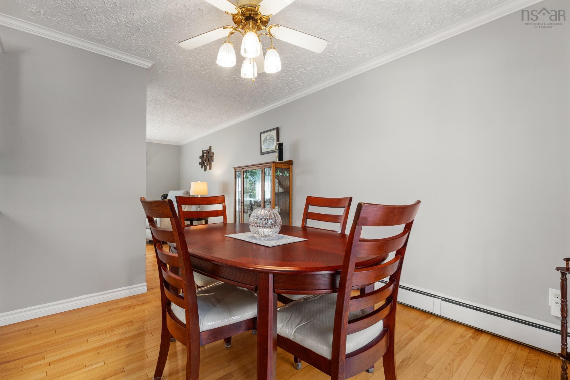 $569,900.00: 18 Lakewood Drive, Brookside