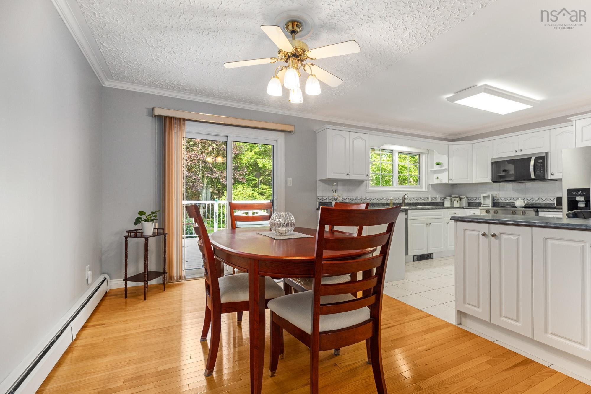 $569,900.00: 18 Lakewood Drive, Brookside