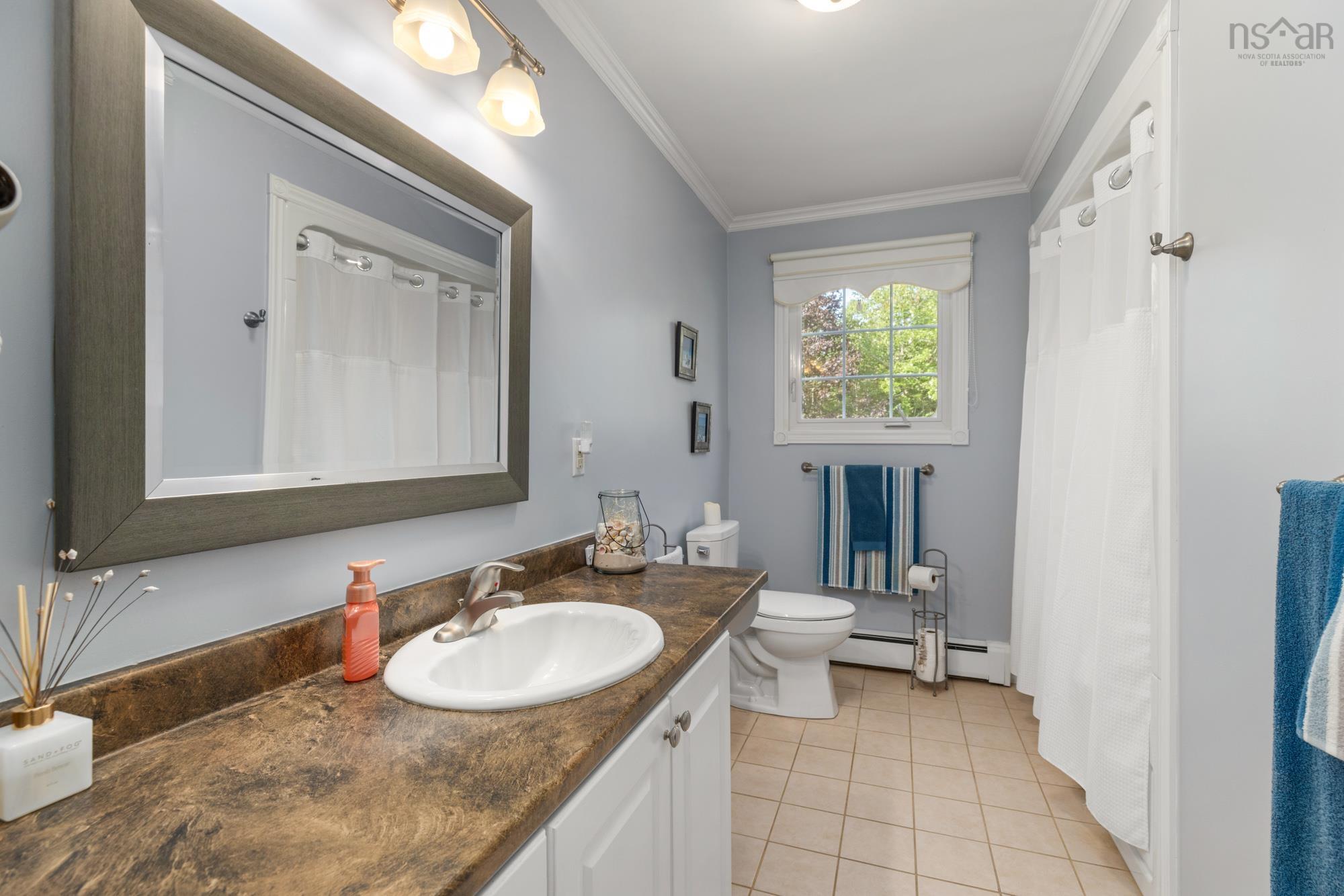$569,900.00: 18 Lakewood Drive, Brookside