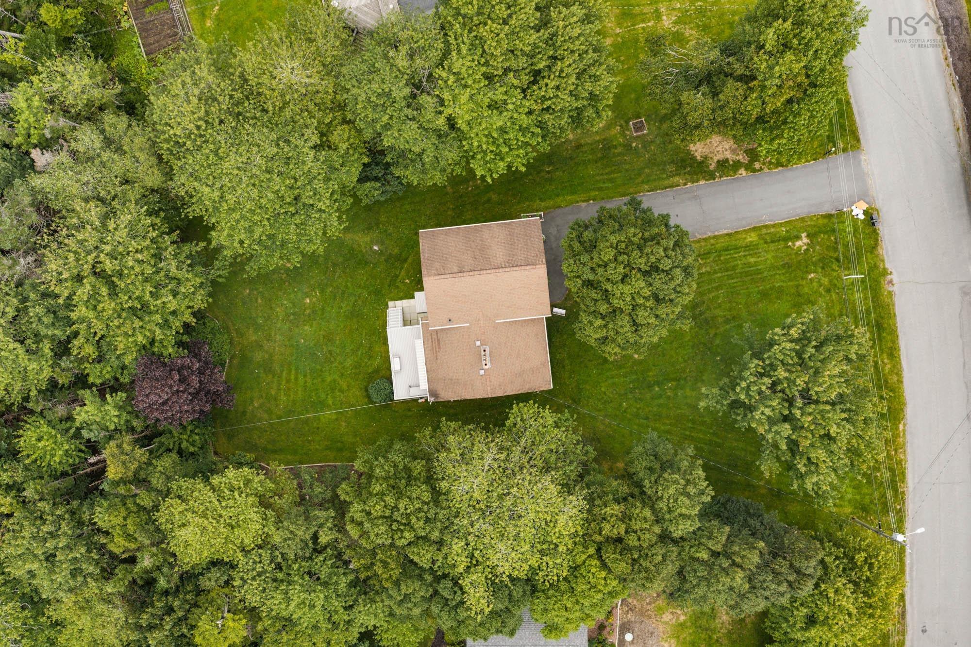 $569,900.00: 18 Lakewood Drive, Brookside