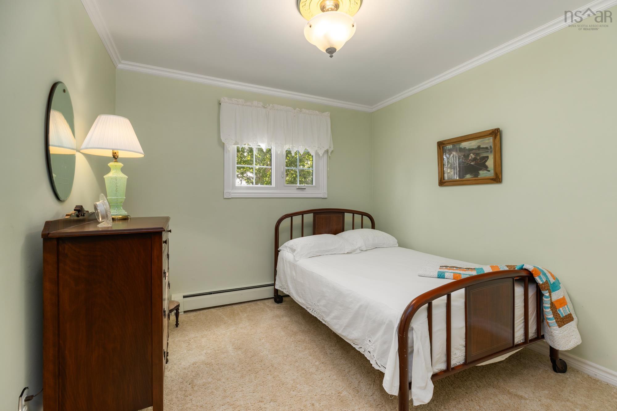 $569,900.00: 18 Lakewood Drive, Brookside