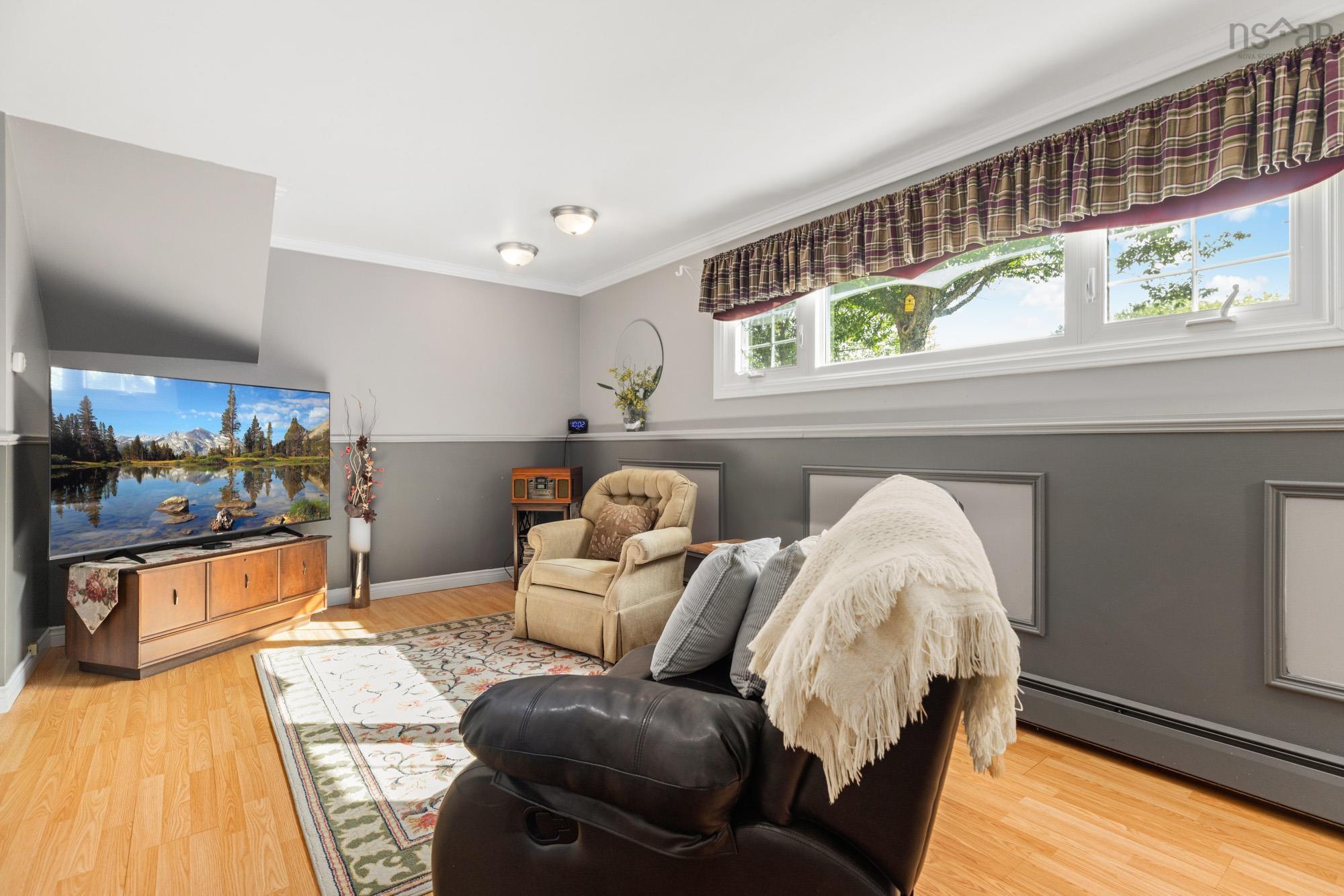 $569,900.00: 18 Lakewood Drive, Brookside