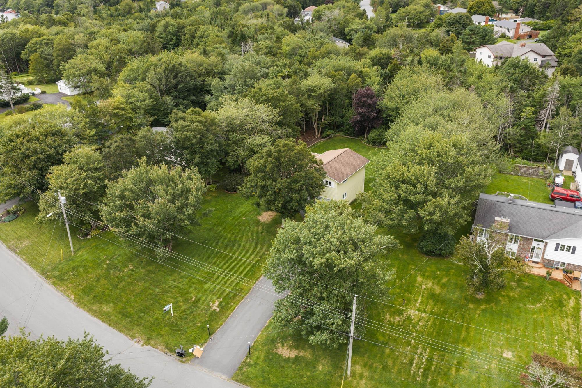 $569,900.00: 18 Lakewood Drive, Brookside