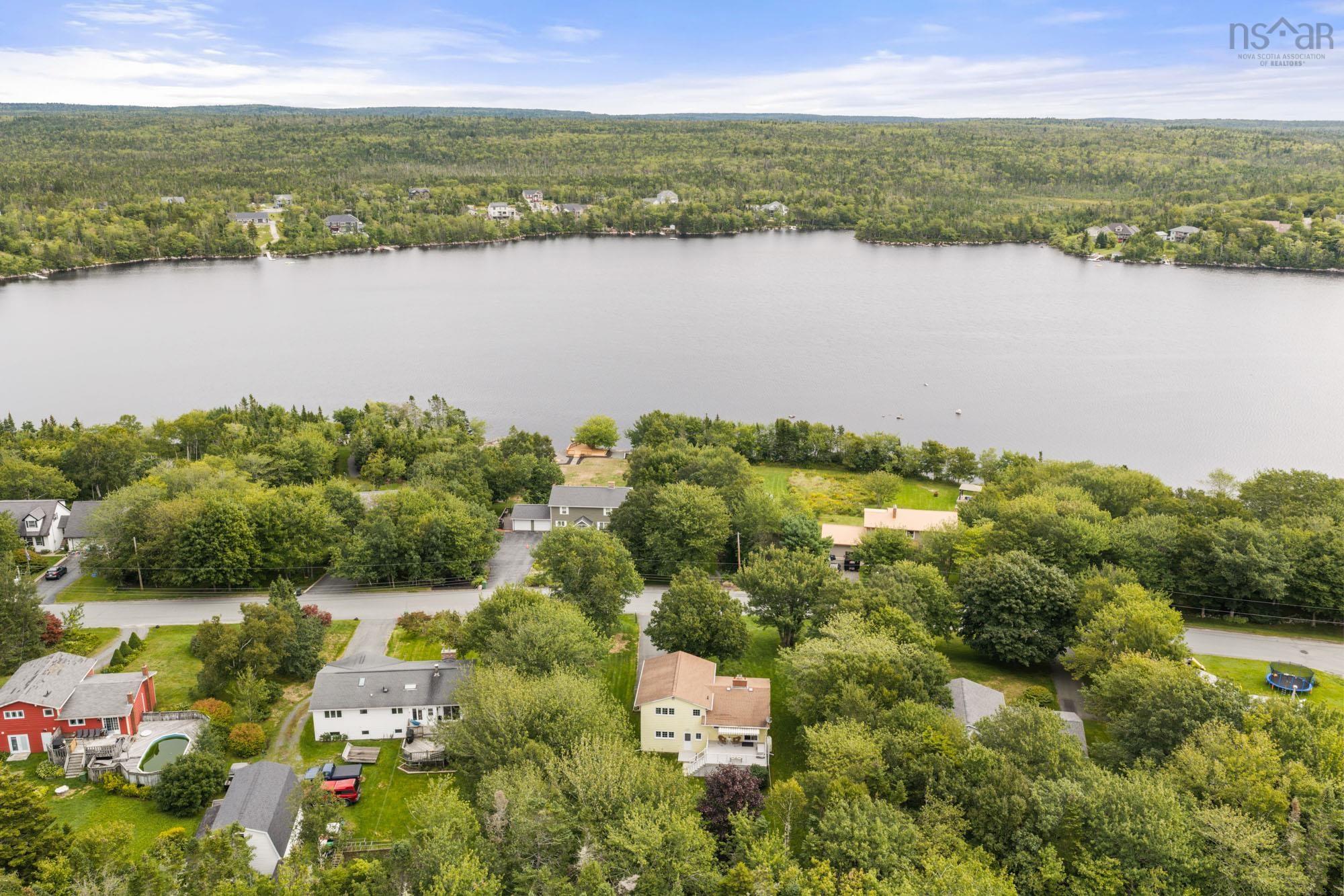 $569,900.00: 18 Lakewood Drive, Brookside