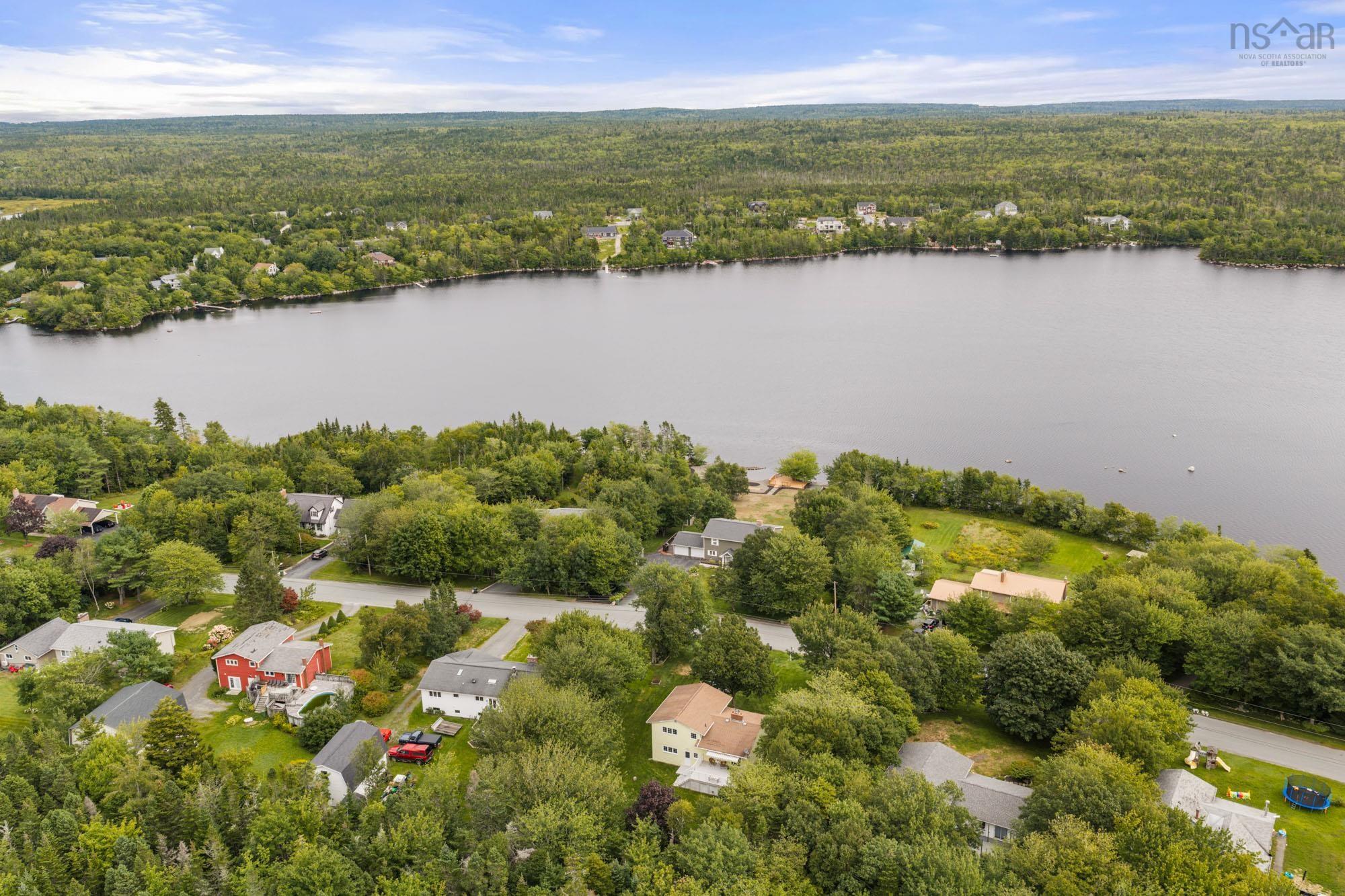 $569,900.00: 18 Lakewood Drive, Brookside