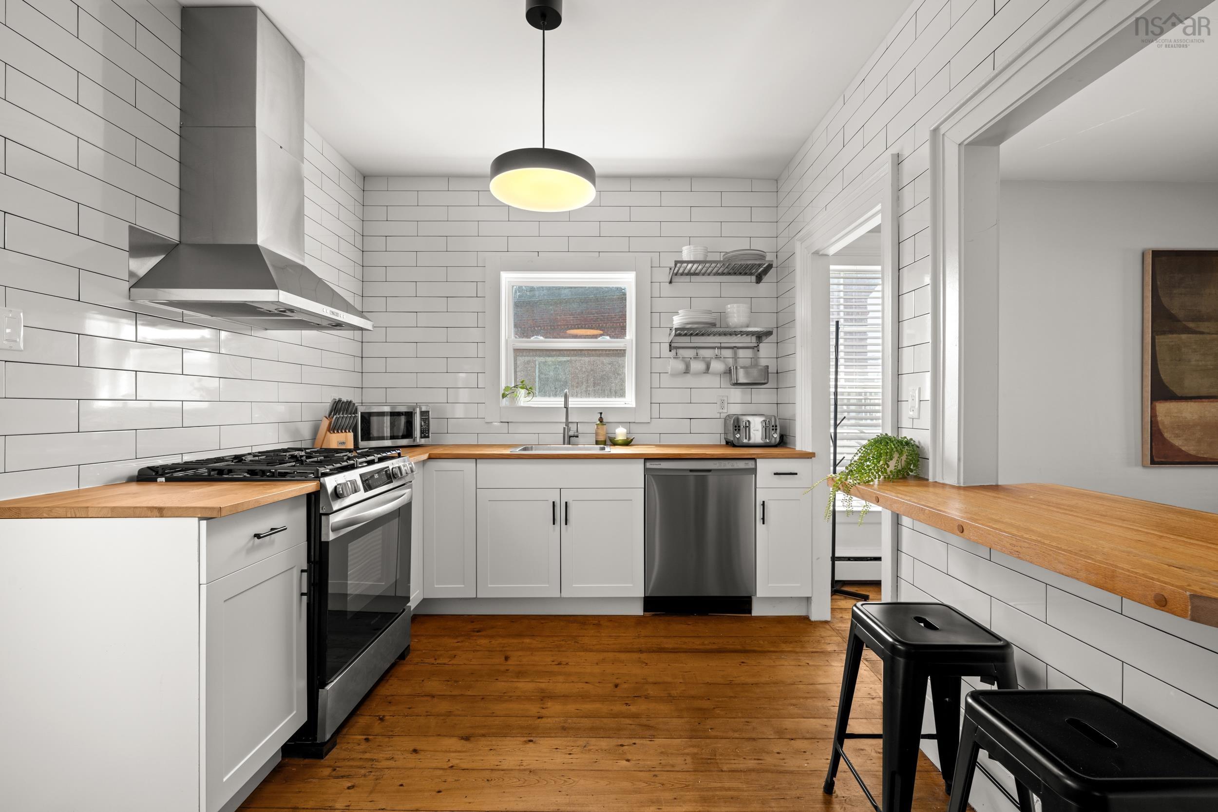 $1,150,000.00: 538 Main Street, Mahone Bay