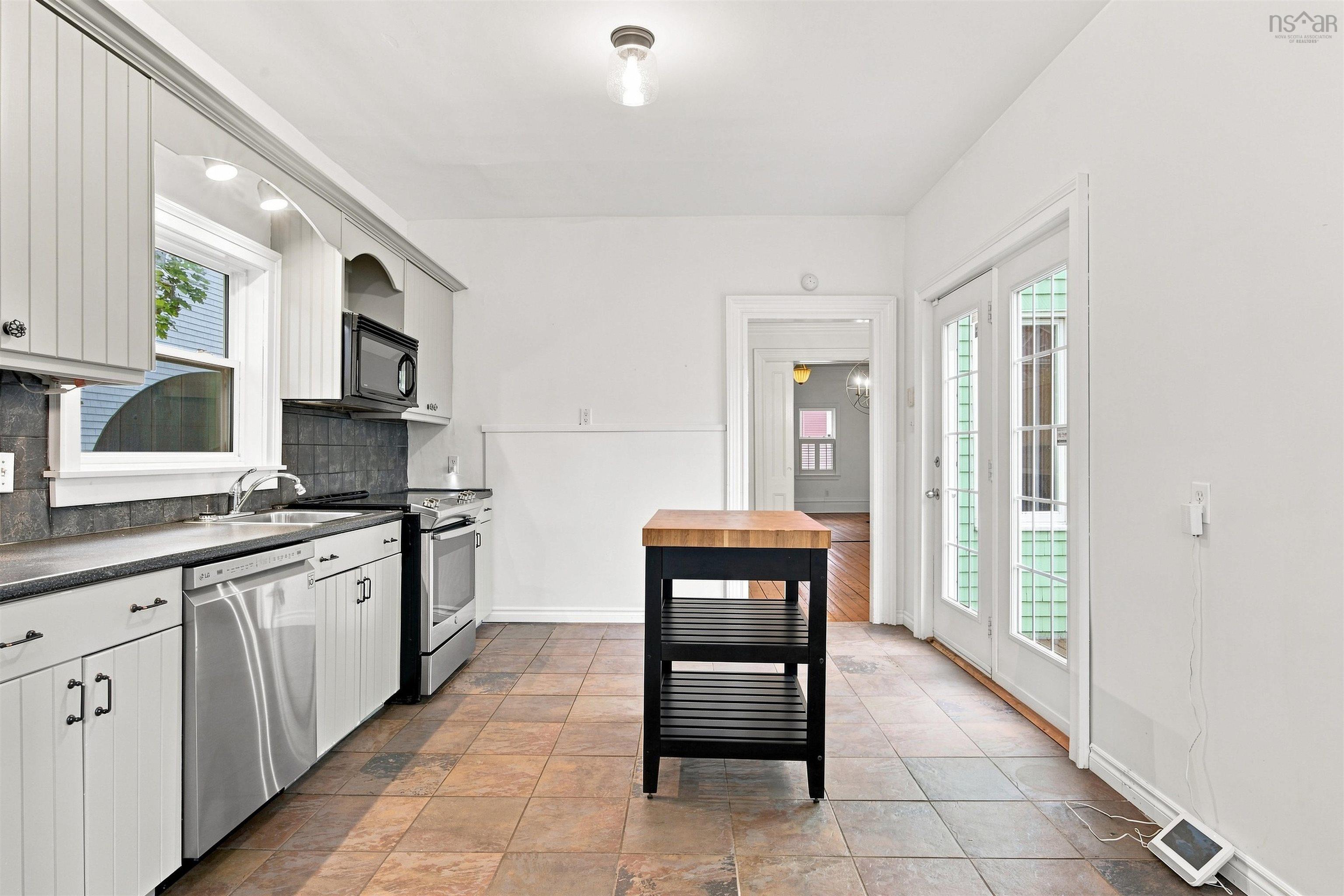 $849,000.00: 6052 Compton Avenue, Halifax