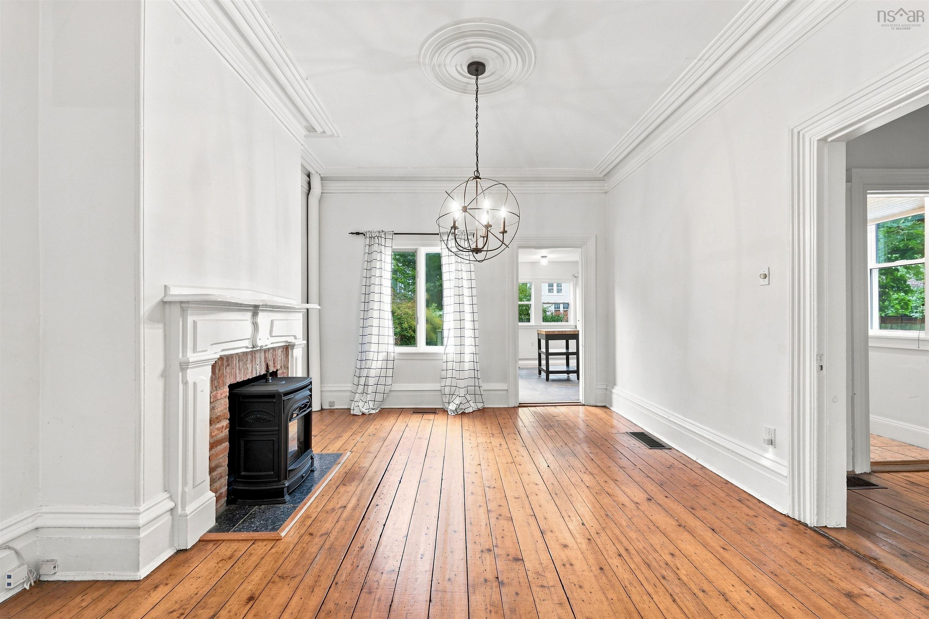 $849,000.00: 6052 Compton Avenue, Halifax