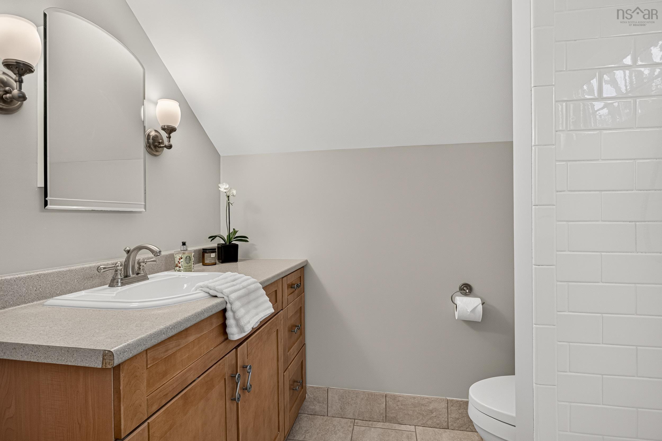 $650,000.00: 2590 Poplar Street, Halifax