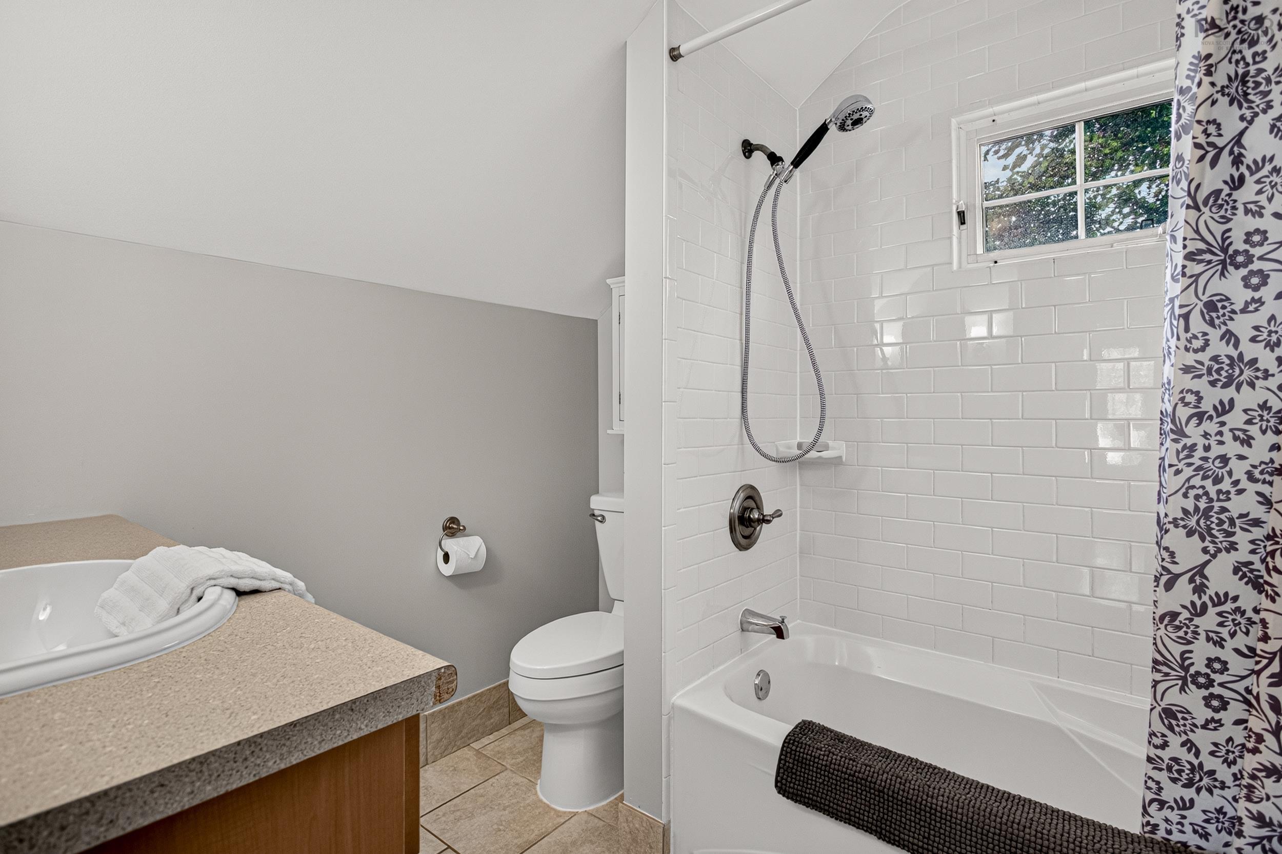 $650,000.00: 2590 Poplar Street, Halifax
