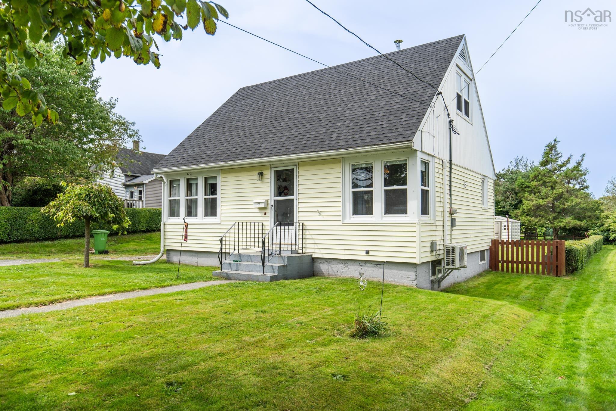 $239,900.00: 100 Brunswick Street, Yarmouth