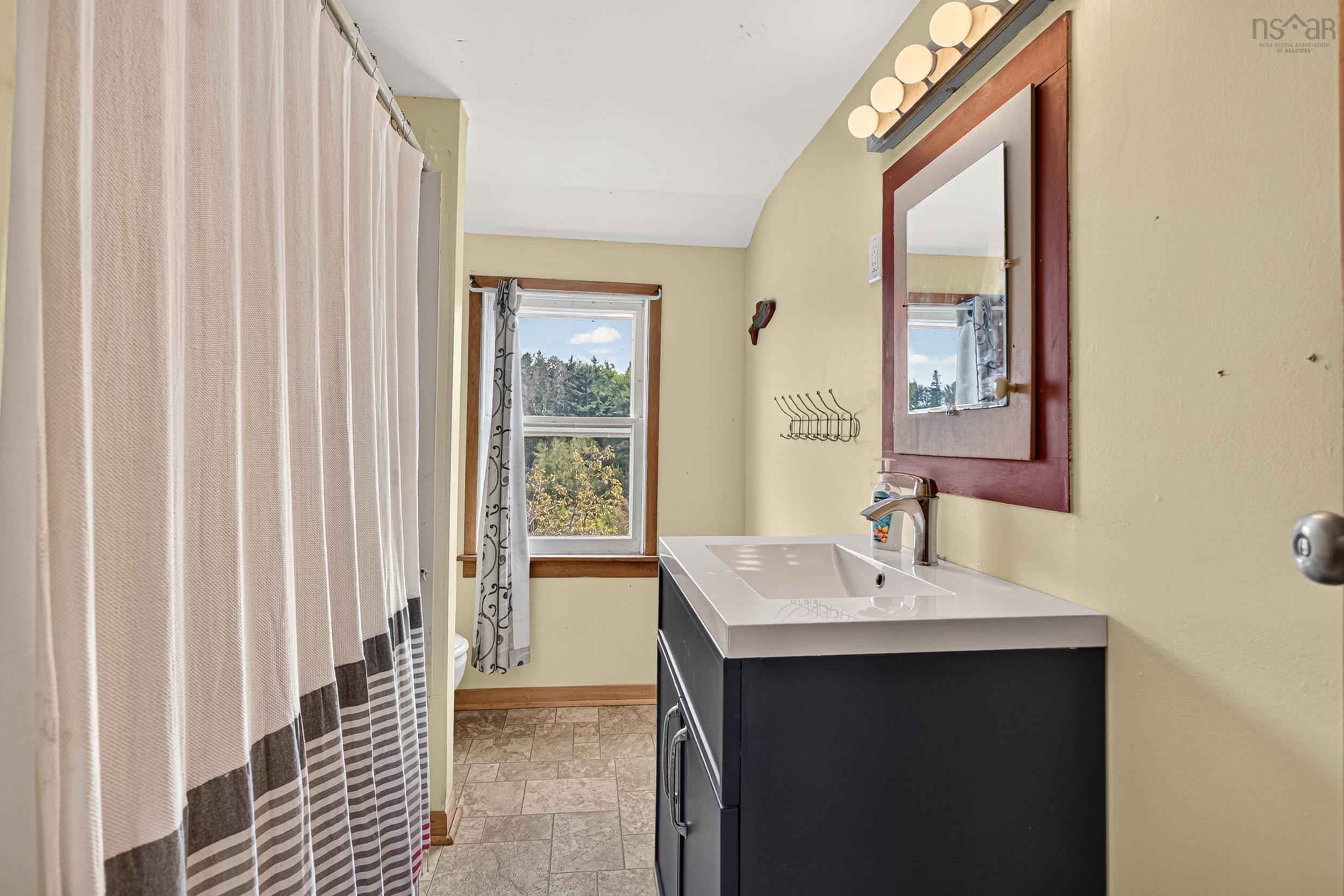$324,900.00: 20 Highway 307, Wentworth Centre