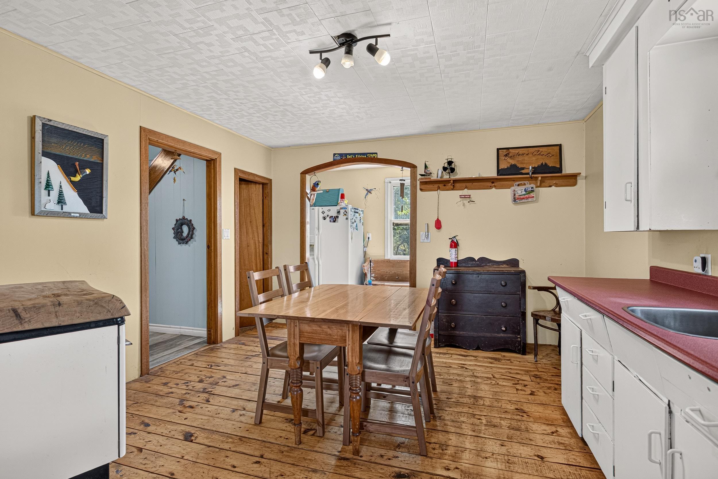 $324,900.00: 20 Highway 307, Wentworth Centre