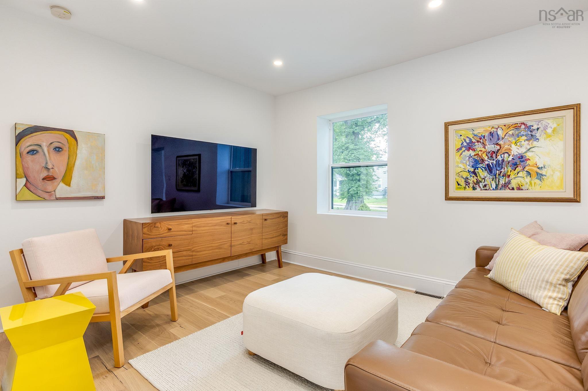 $739,900.00: 5547 Kane Place, Halifax