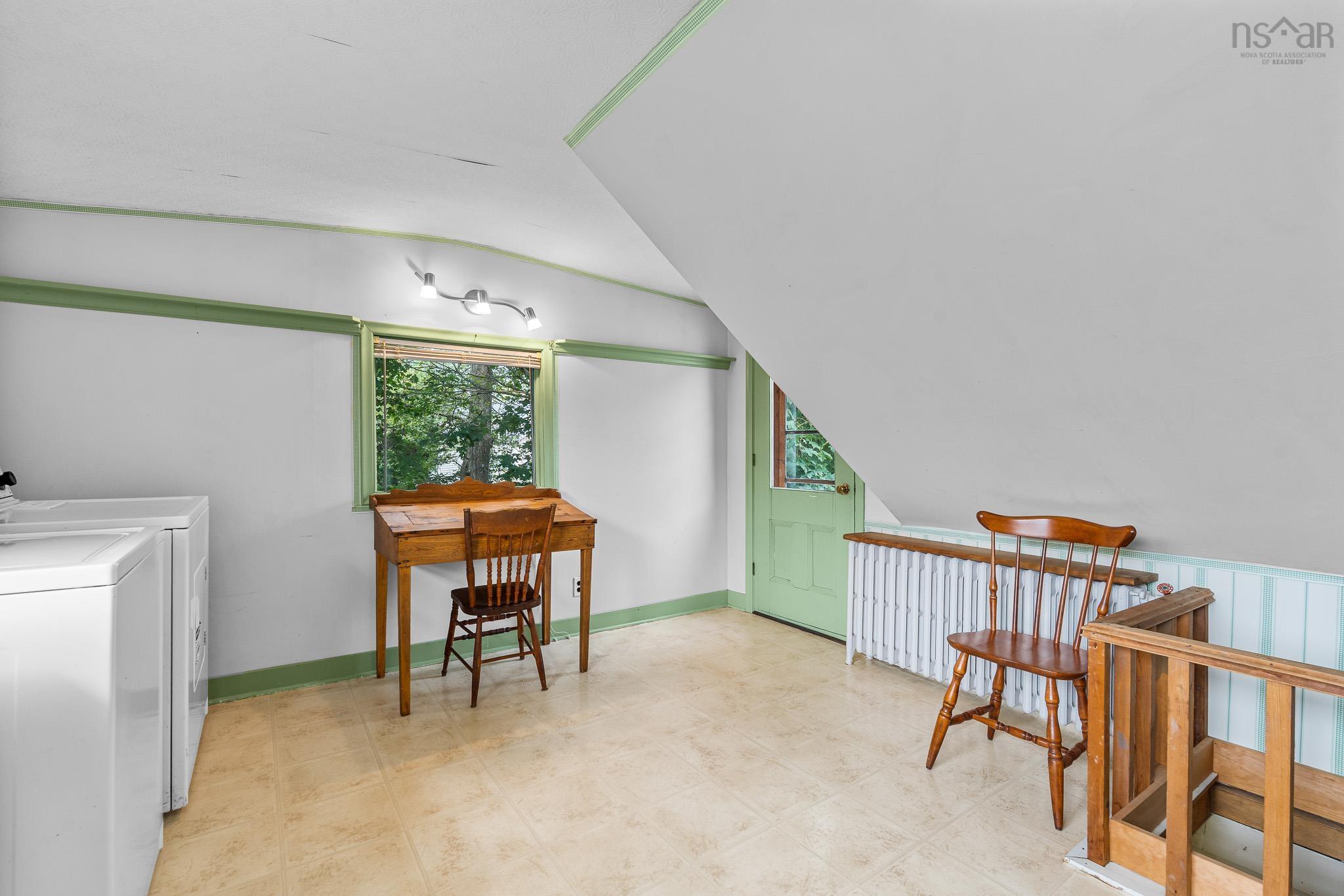 28 Arlington Place, Truro, NS (MLS® 202623012) — This could be a private creative studio, or quite possibly the biggest walk-in closet you’ve ever imagined. This delightfully unique space is ready for its next chapter.
