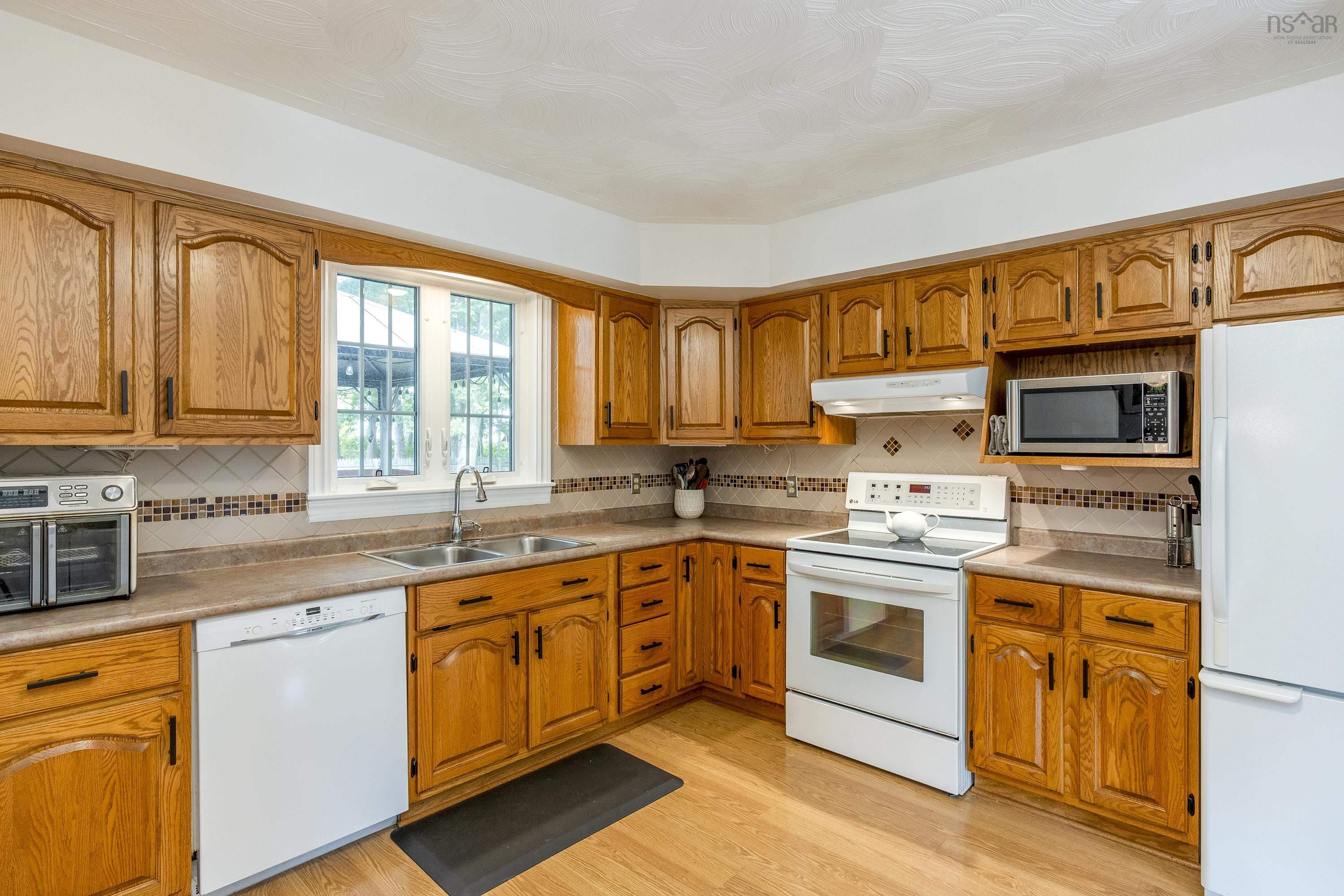 $469,900.00: 867 Julie Drive, Kingston