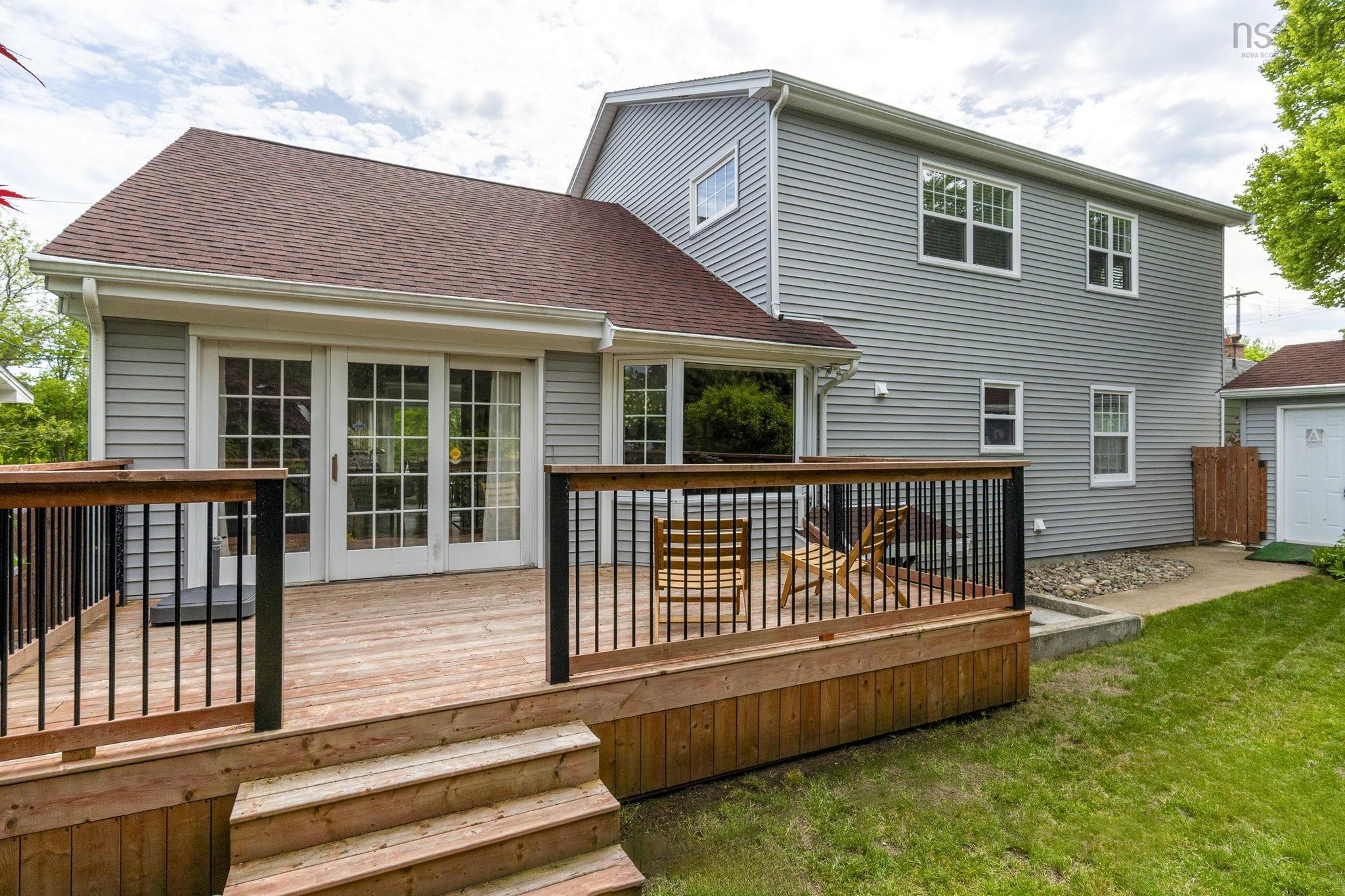 $1,700,000.00: 985 Beaufort Avenue, Halifax