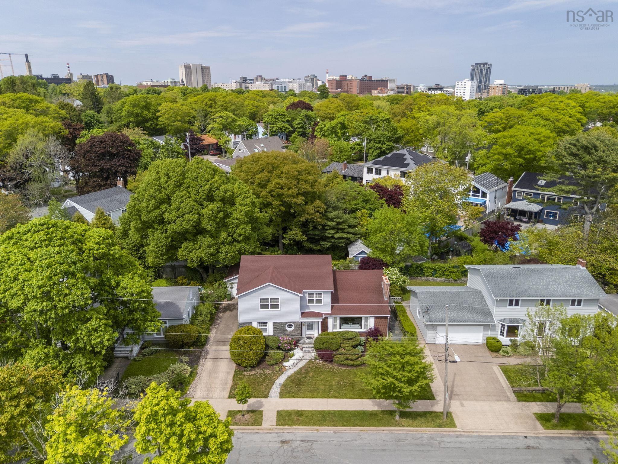 $1,700,000.00: 985 Beaufort Avenue, Halifax