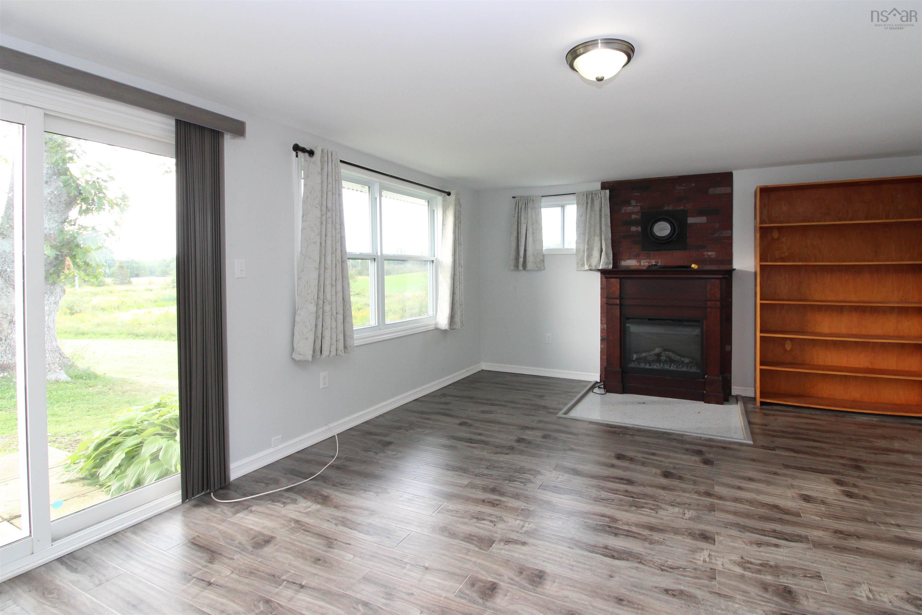 $349,900.00: 1298 Shortts Lake West Road, Alton