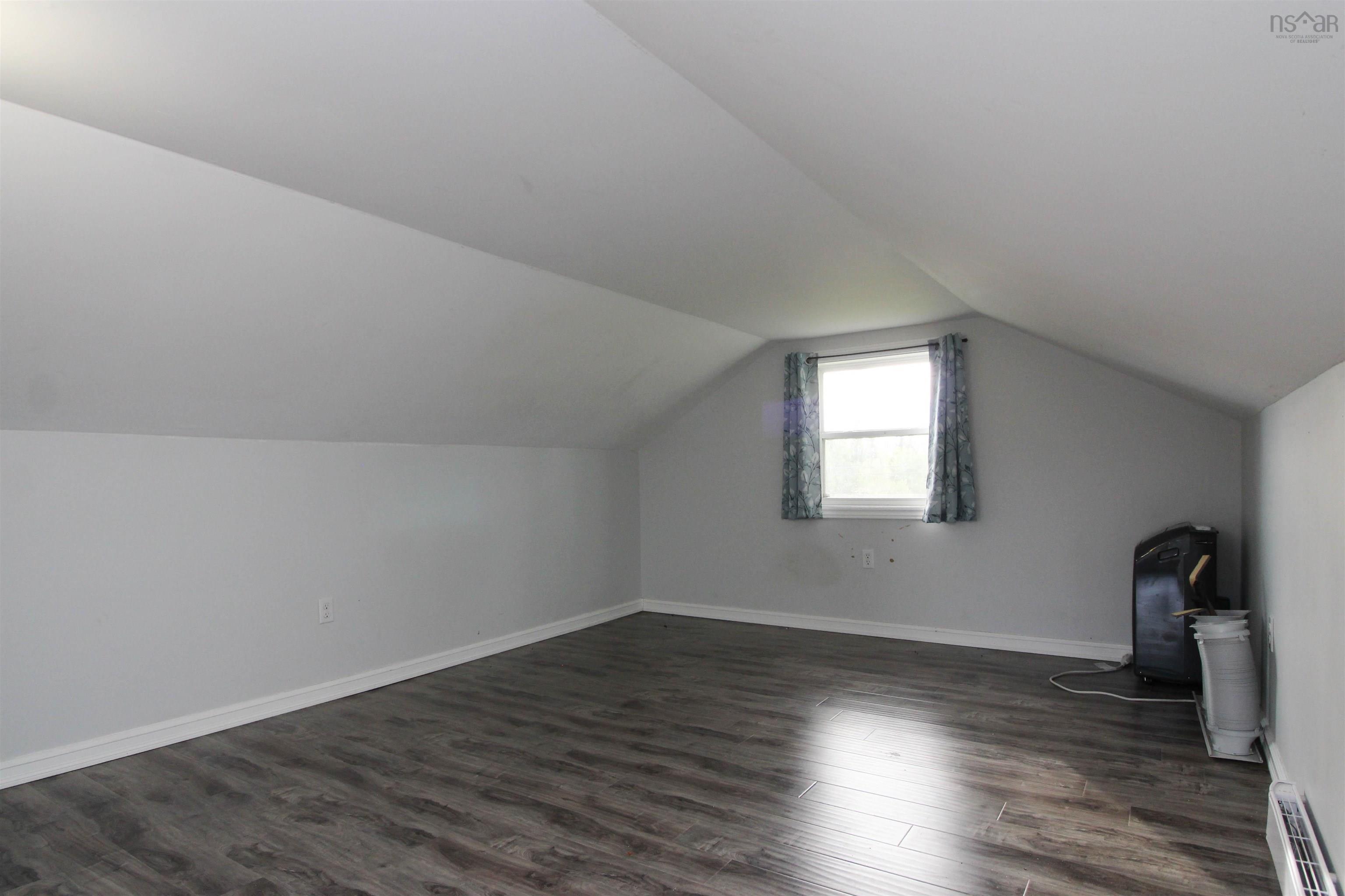 $349,900.00: 1298 Shortts Lake West Road, Alton