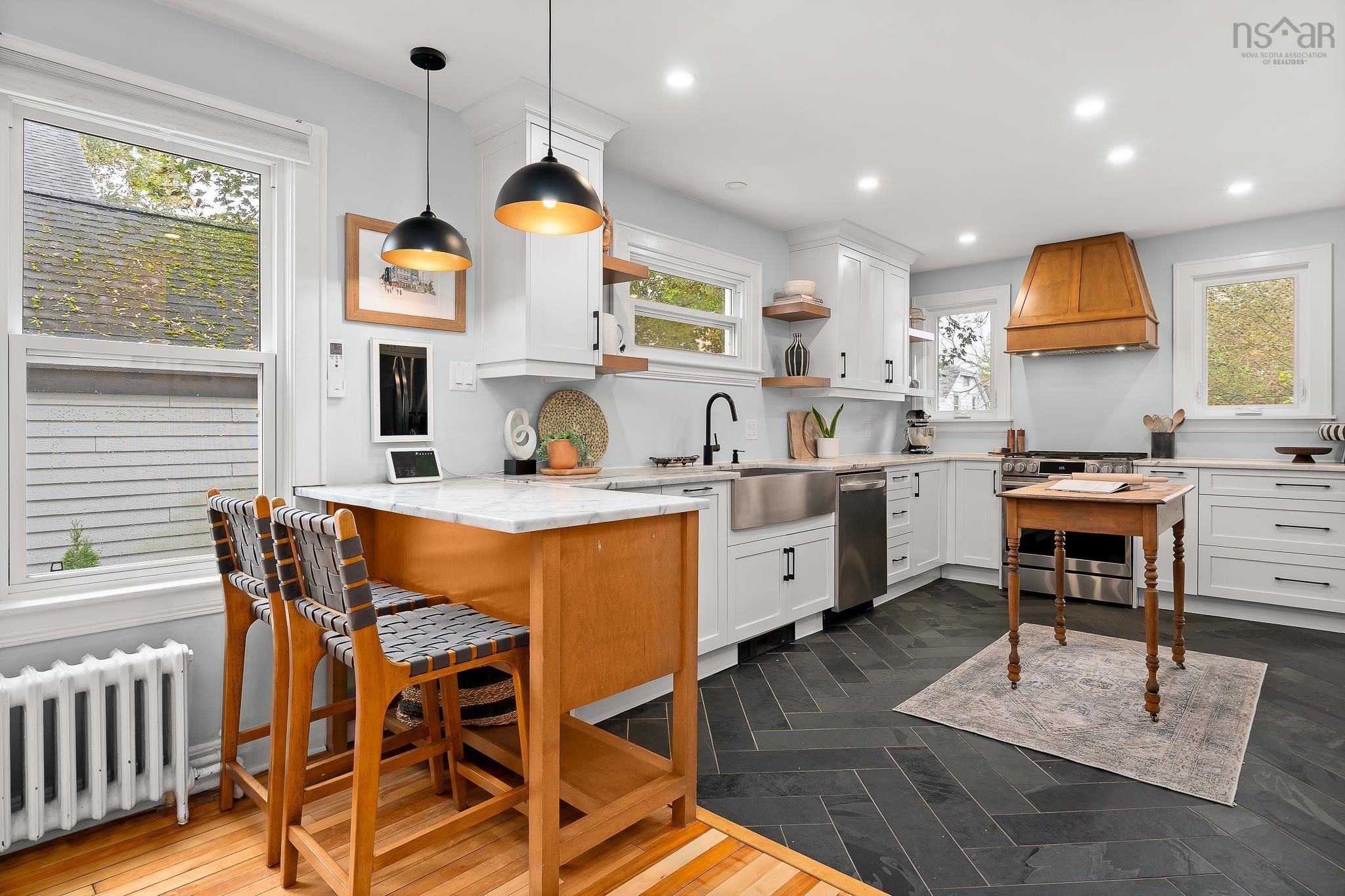 $1,299,000.00: 2220 Newton Avenue, Halifax
