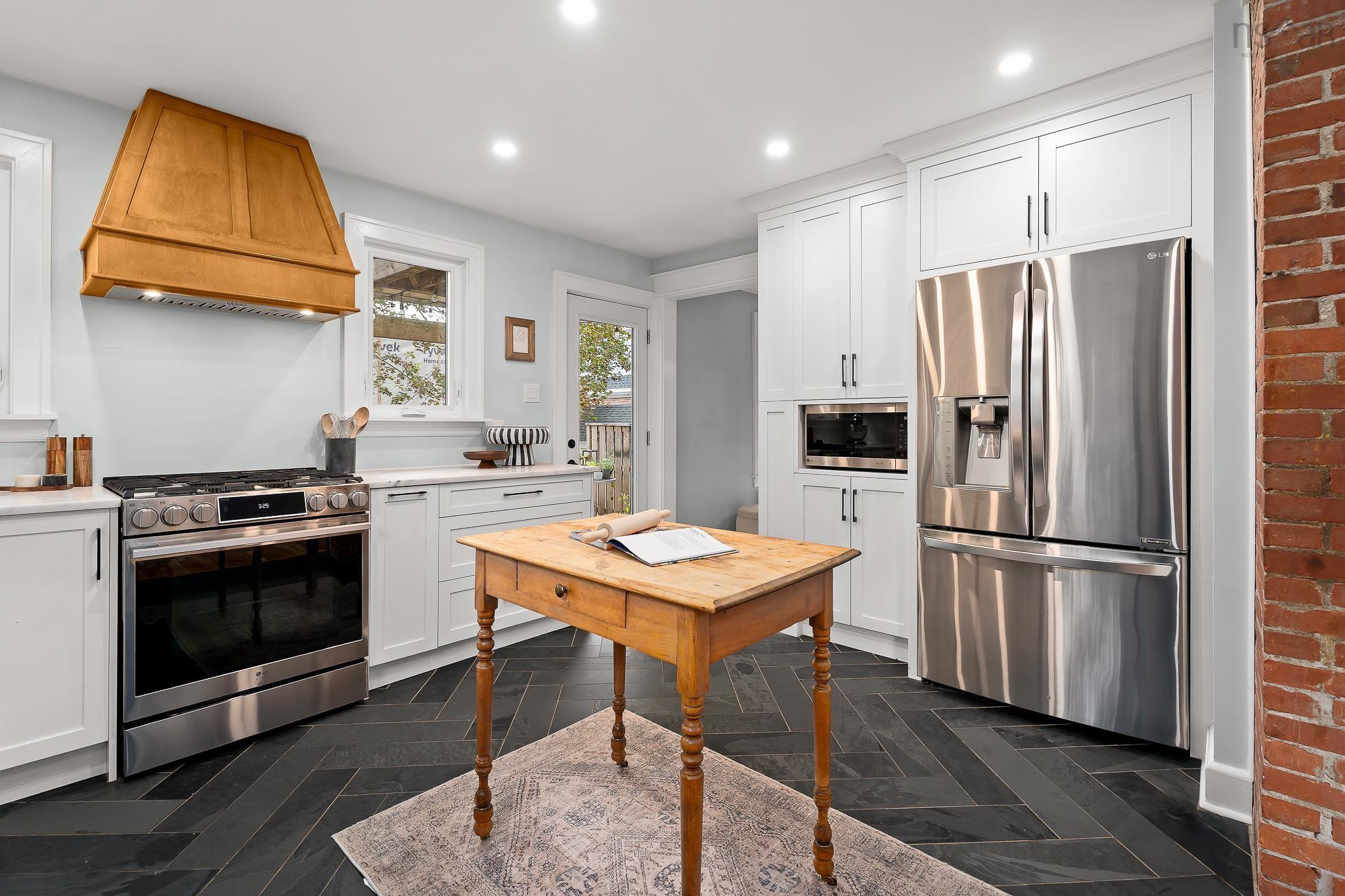$1,299,000.00: 2220 Newton Avenue, Halifax