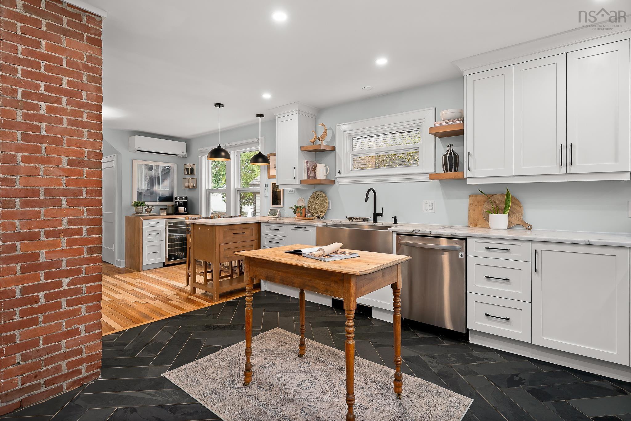 $1,299,000.00: 2220 Newton Avenue, Halifax