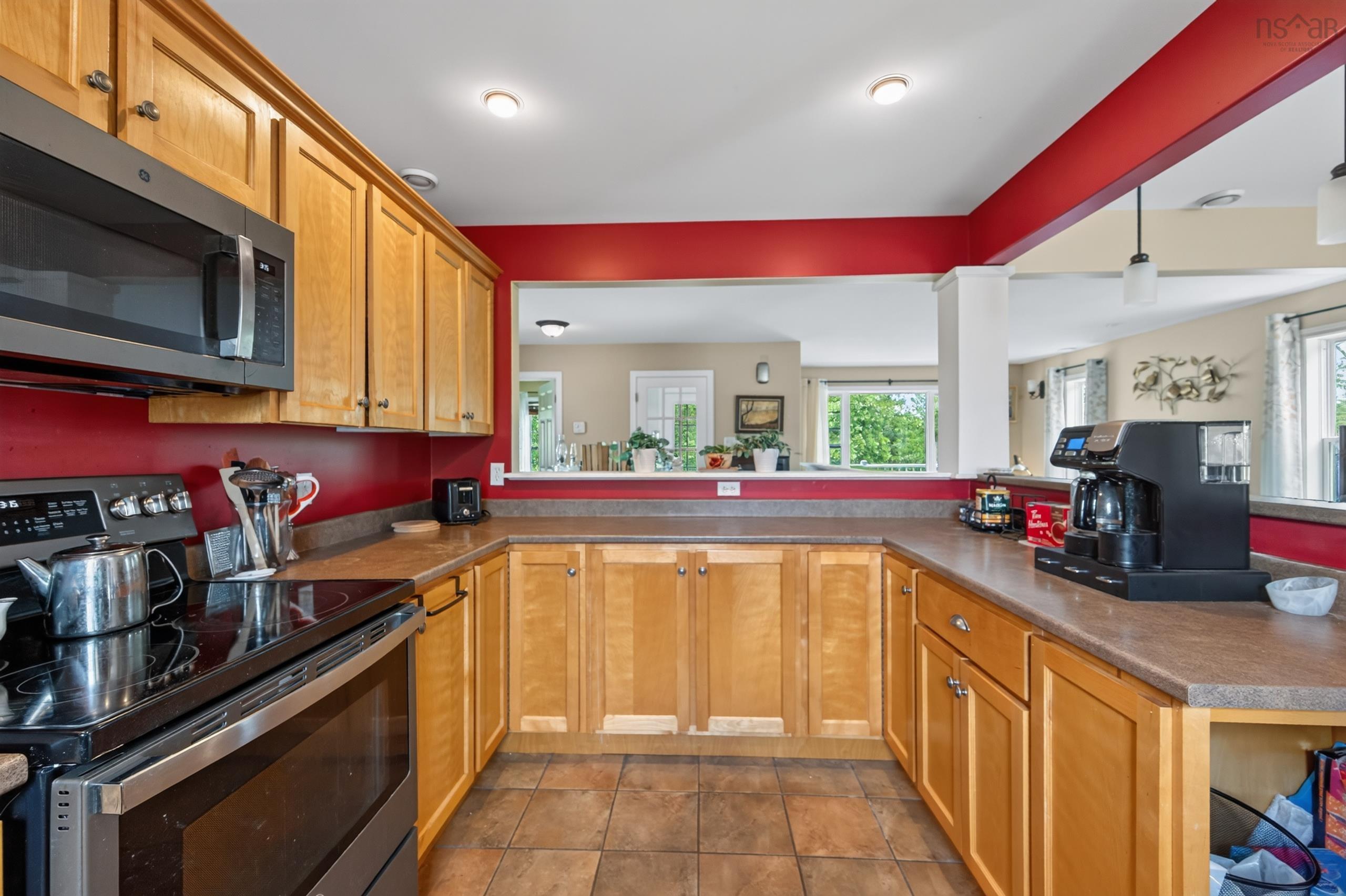 $549,900.00: 30 Bernice Drive, West Chezzetcook