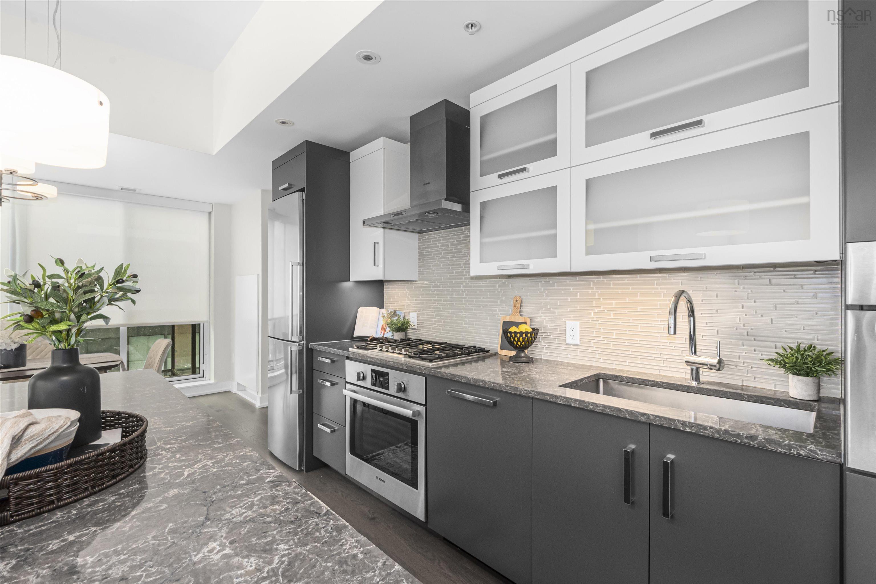 $859,900.00: 516 1585 South Park Street, Halifax