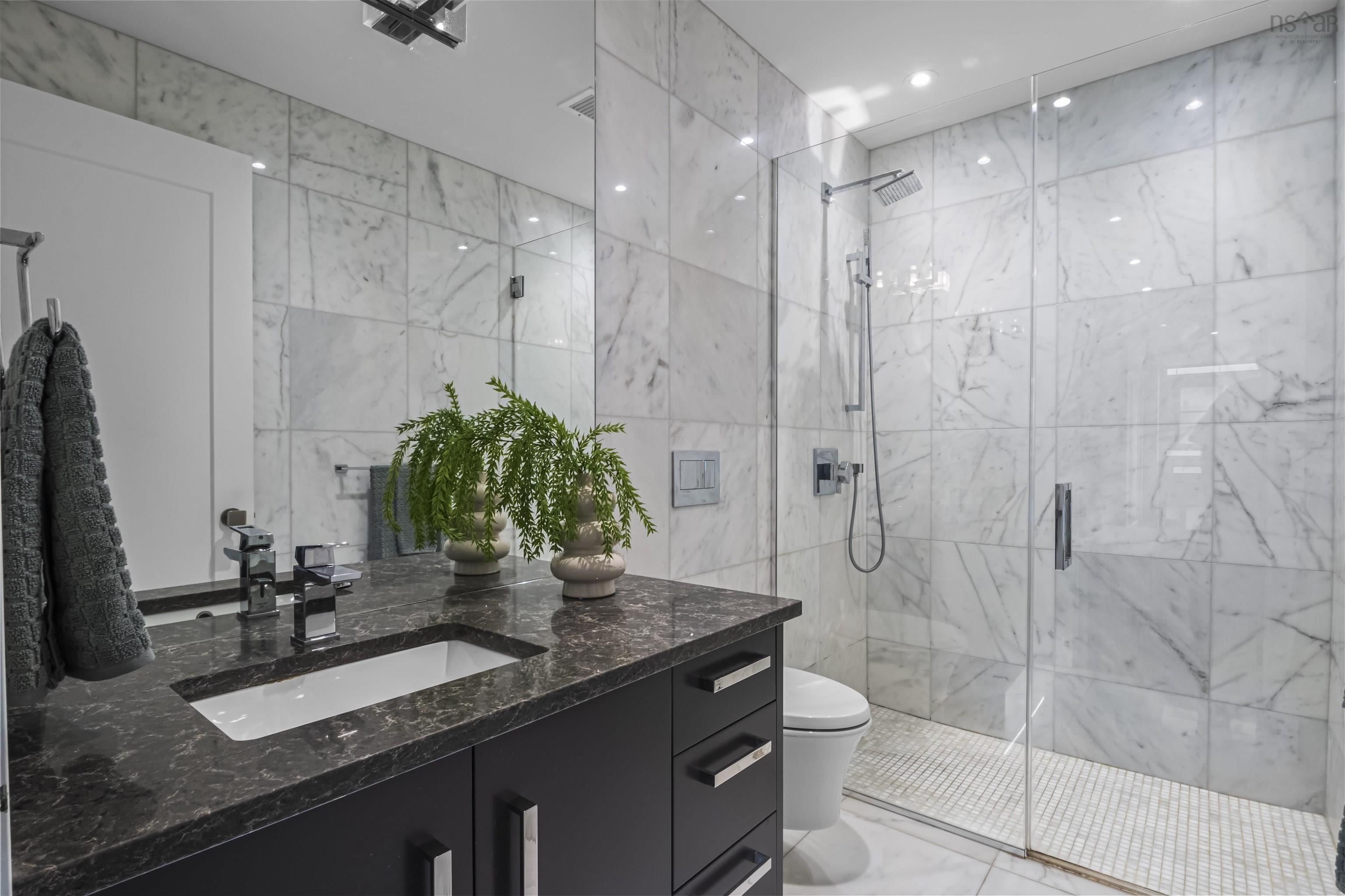 $859,900.00: 516 1585 South Park Street, Halifax