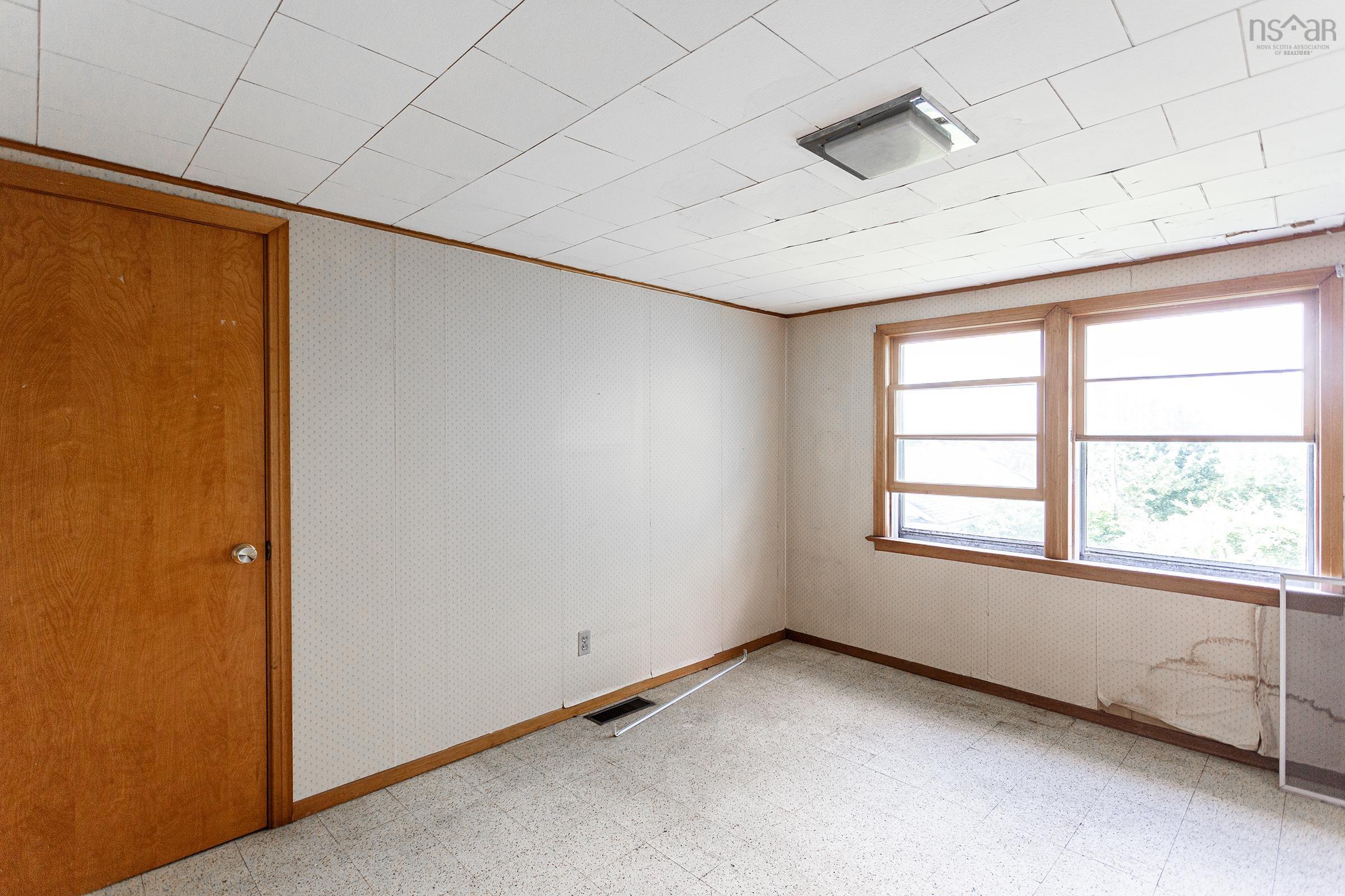 $325,000.00: 9704 Highway 10, Nictaux