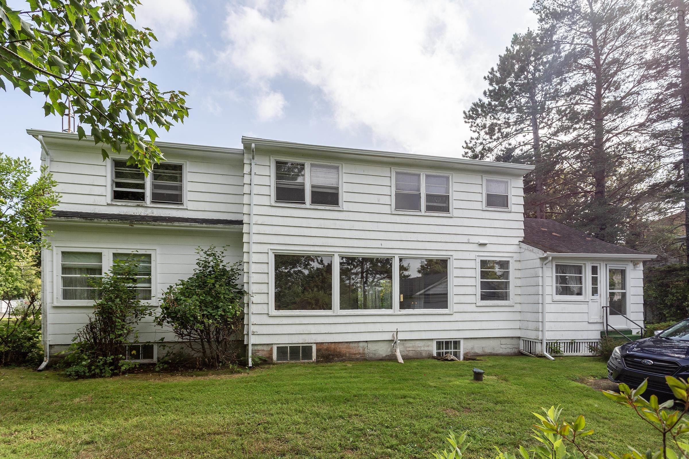 $325,000.00: 9704 Highway 10, Nictaux