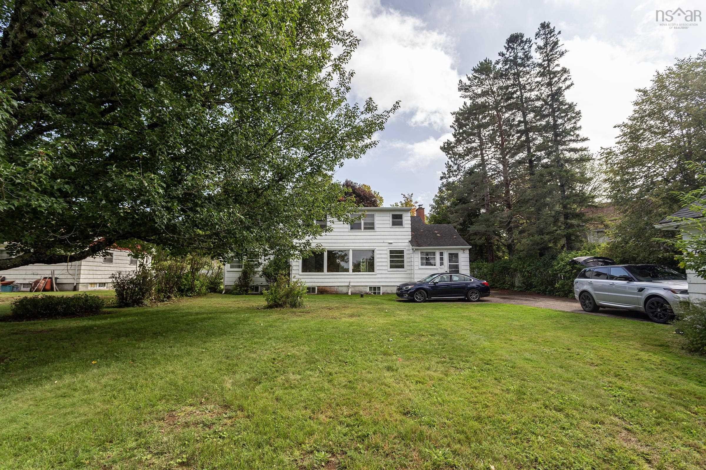 $325,000.00: 9704 Highway 10, Nictaux