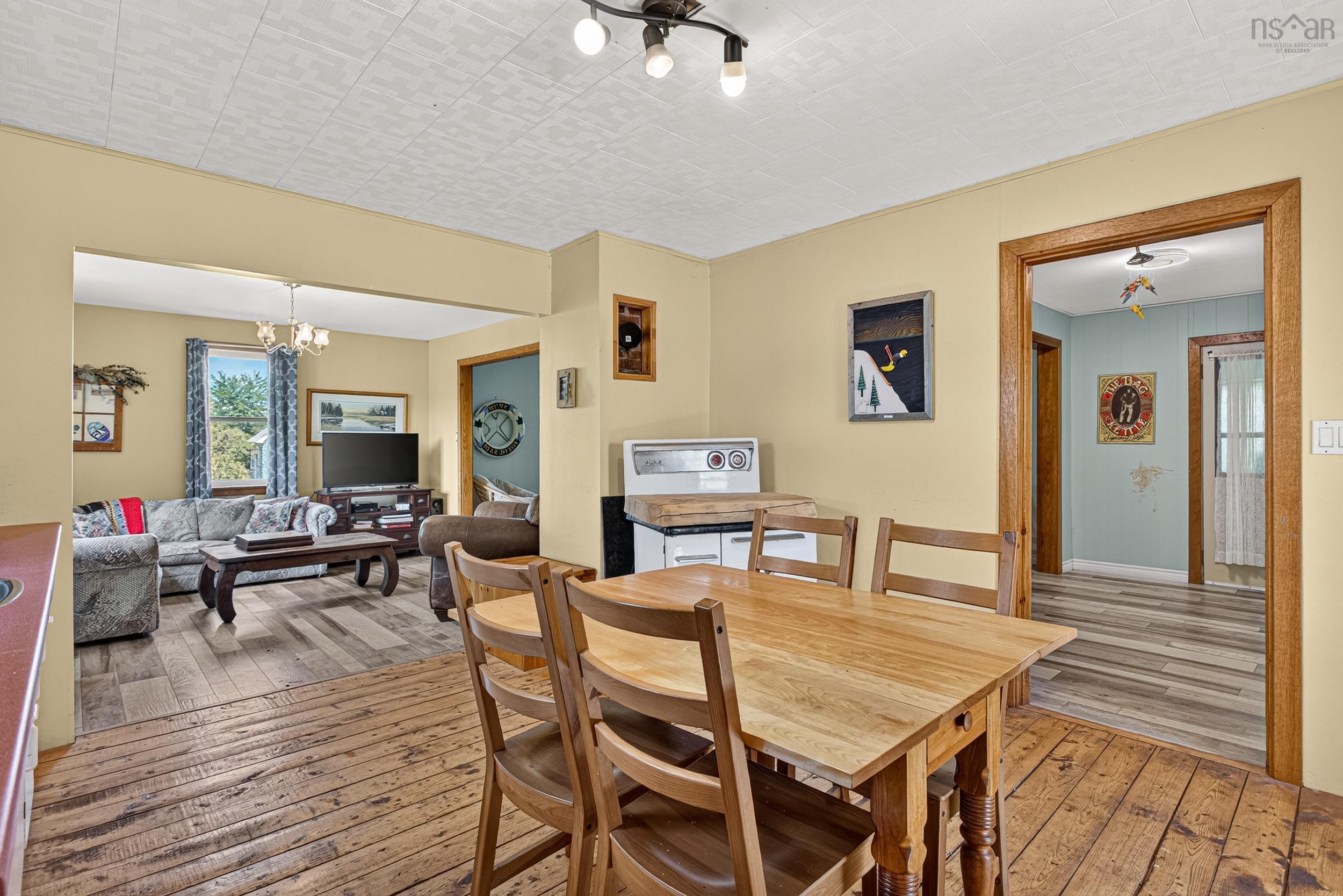 $324,900.00: 20 Highway 307, Wentworth Centre