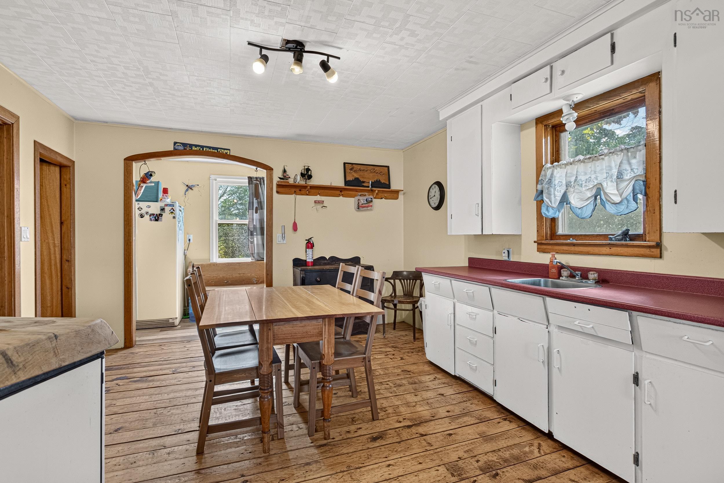 $324,900.00: 20 Highway 307, Wentworth Centre
