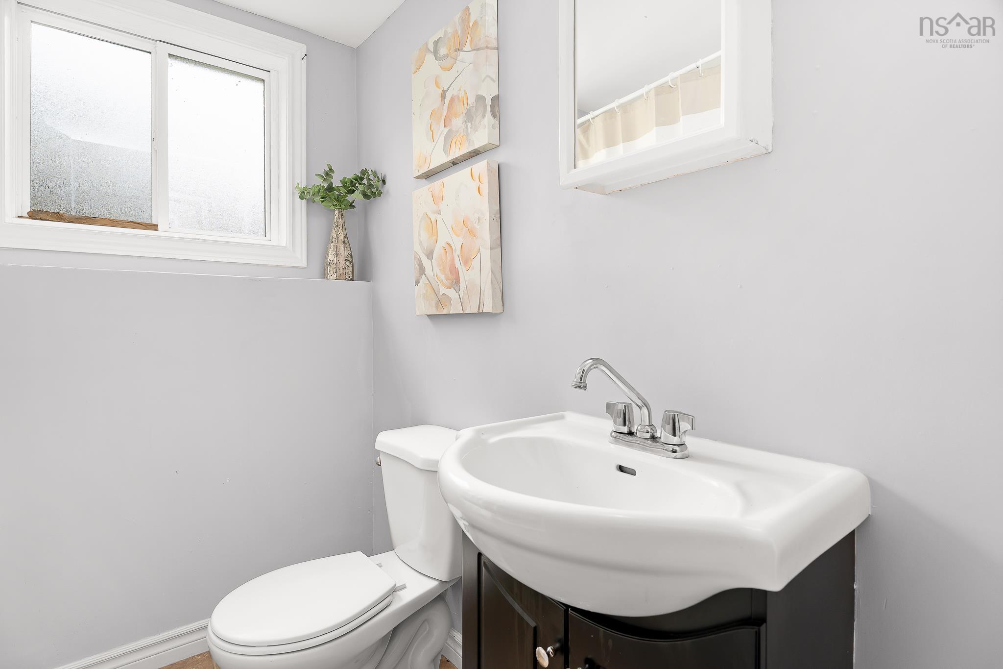 $849,900.00: 8 Rosedale Drive, Dartmouth
