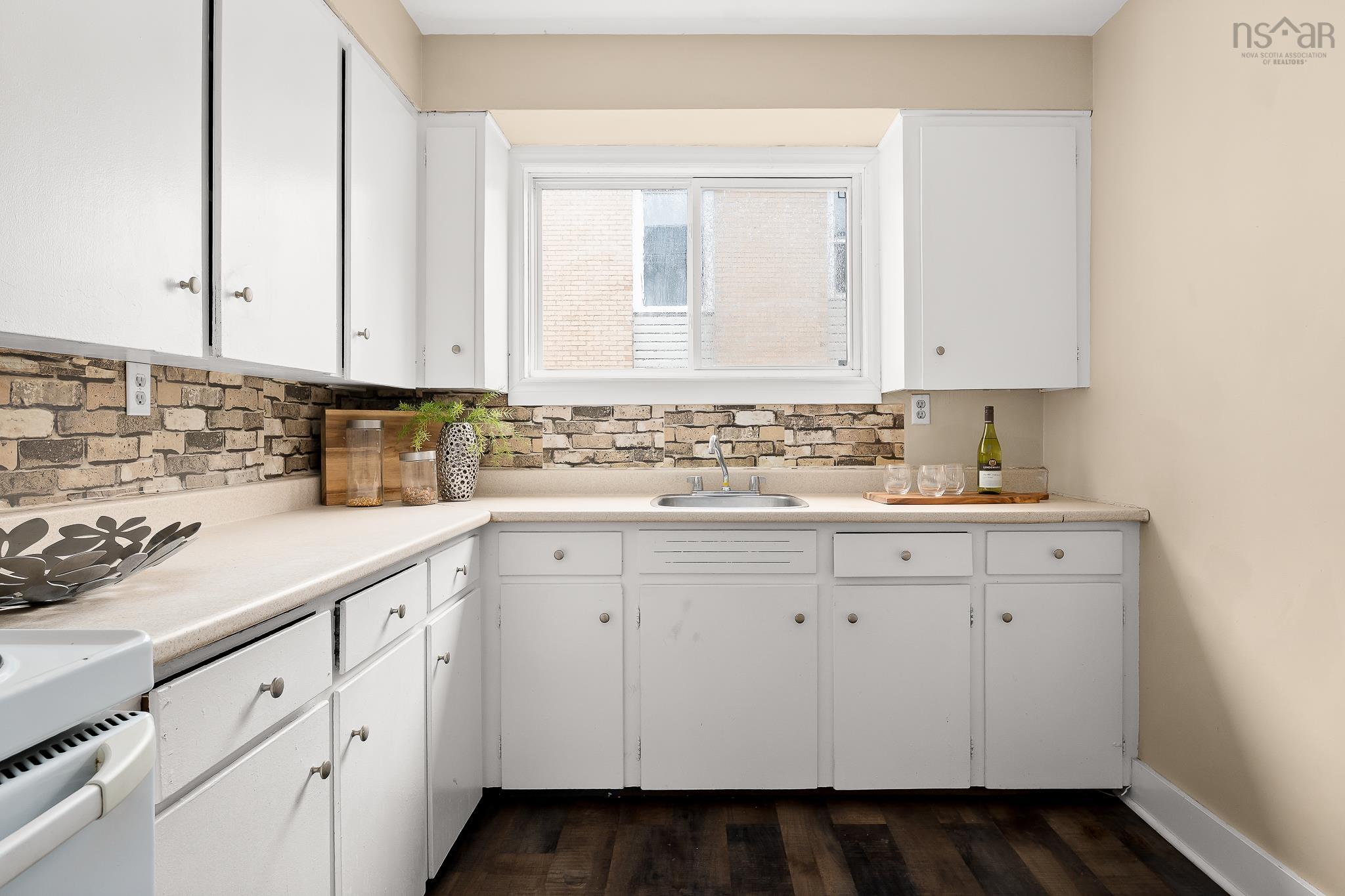 $849,900.00: 8 Rosedale Drive, Dartmouth