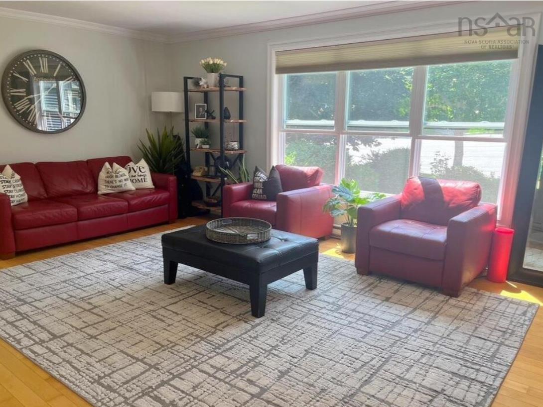 $675,900.00: 71 Douglas Drive, Bedford