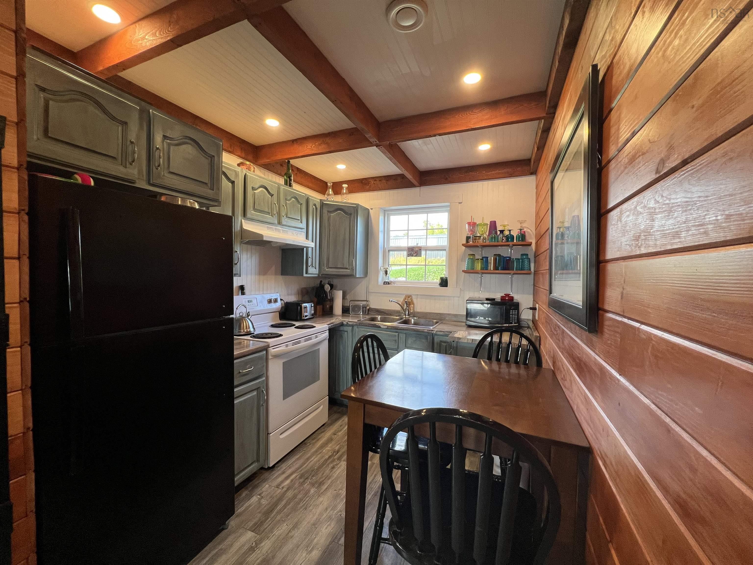 $475,000.00: 5127 Highway 224, Pleasant Valley