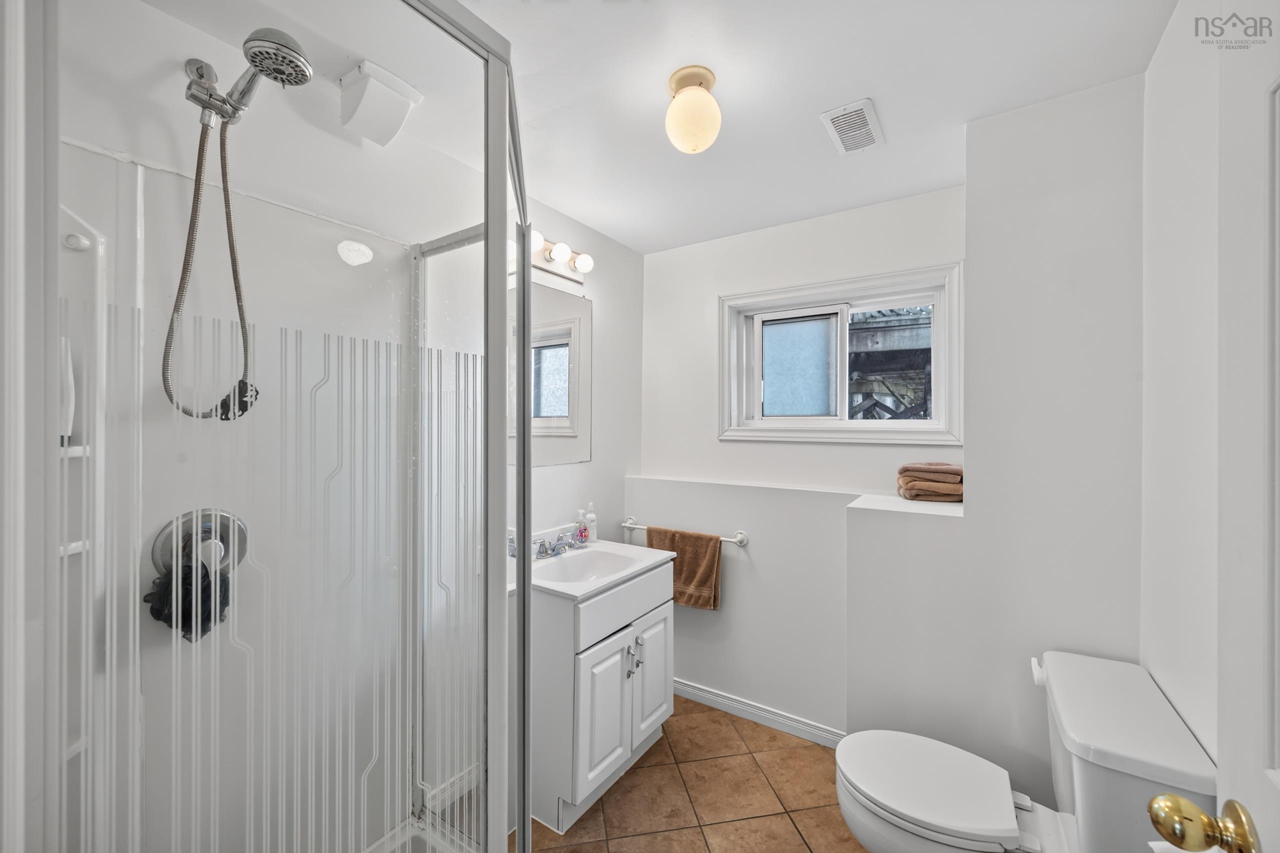 $629,900.00: 5719 Highway 7 Highway E, Head Of Chezzetcook
