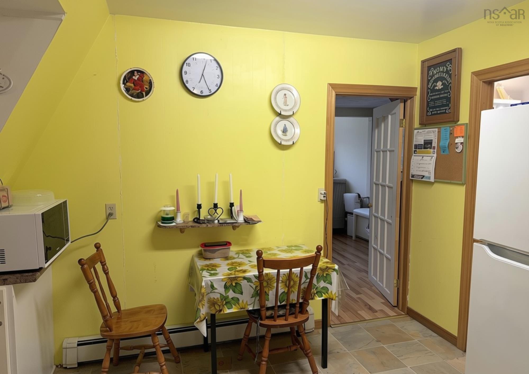 $379,900.00: 1590 359 Highway, Steam Mill