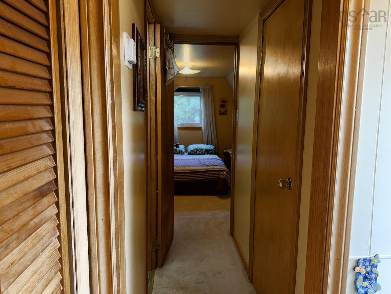 $379,900.00: 1590 359 Highway, Steam Mill
